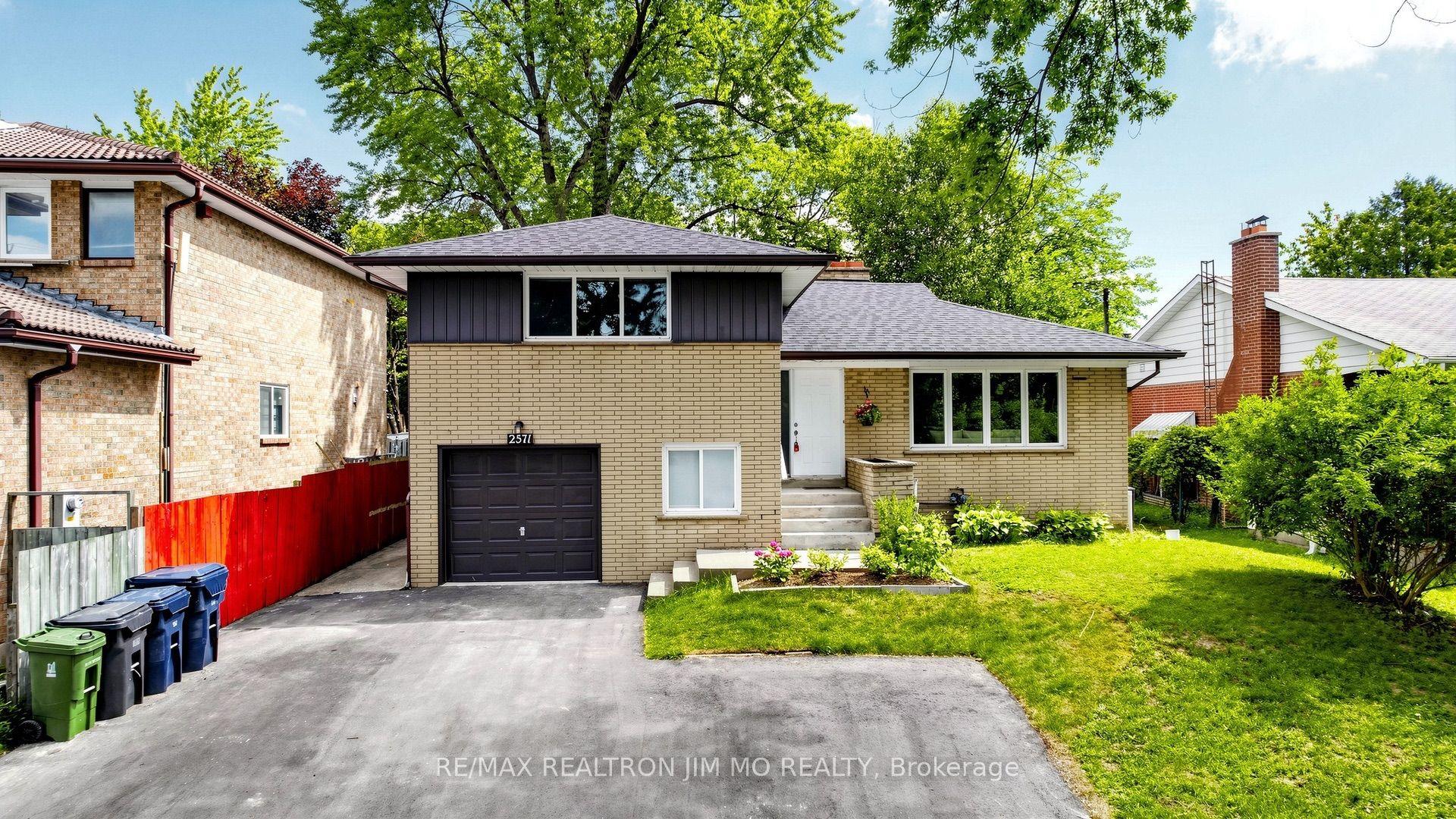 2571 Kennedy Road, Toronto — Detached for sale, photo 1