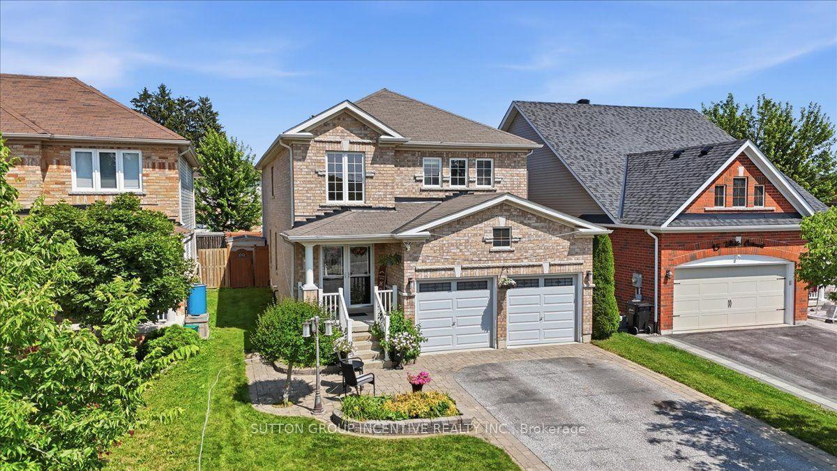17 White Crescent, Barrie — Detached for sale, photo 1
