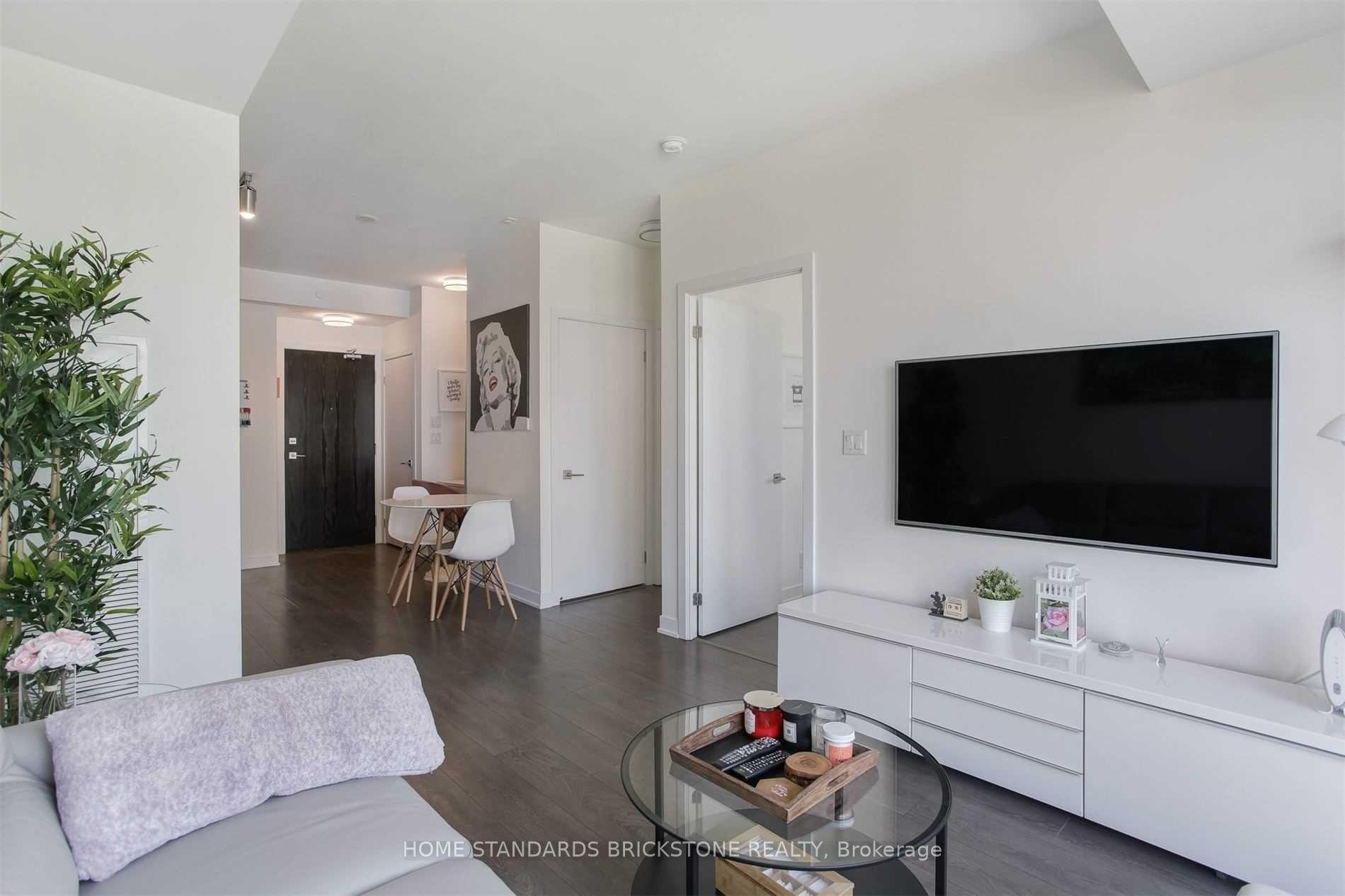 28 Avondale Avenue 1101 #1101, Toronto — Condo for lease, photo 1
