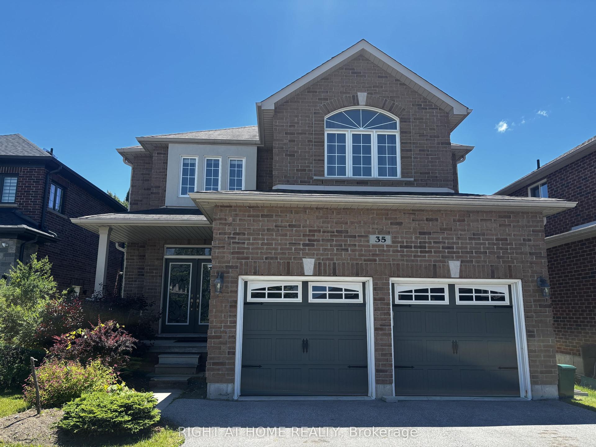 35 Auburn Court — photo 1