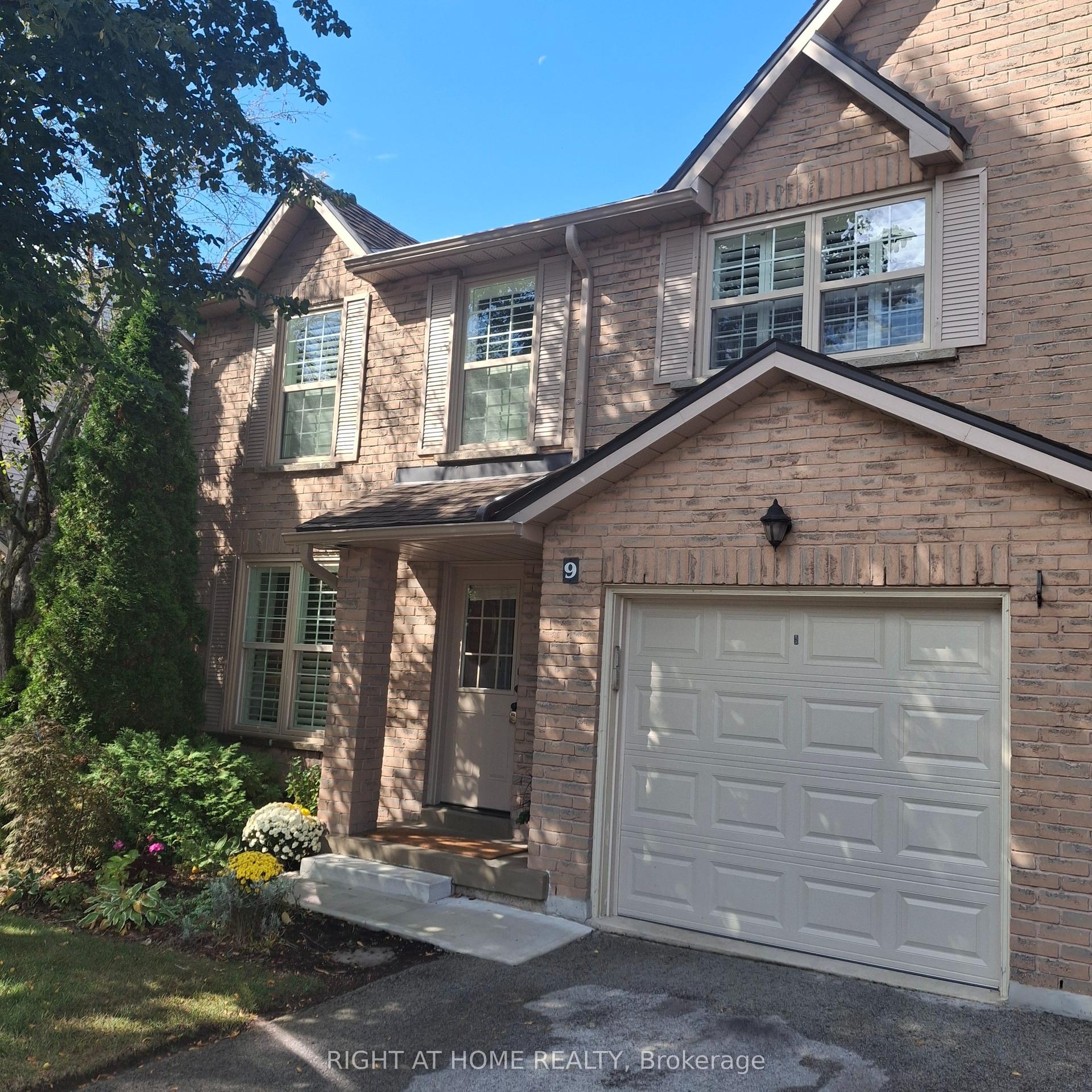 2272 Mowat Avenue 9 #9, Oakville — Condo Town for sale, photo 1