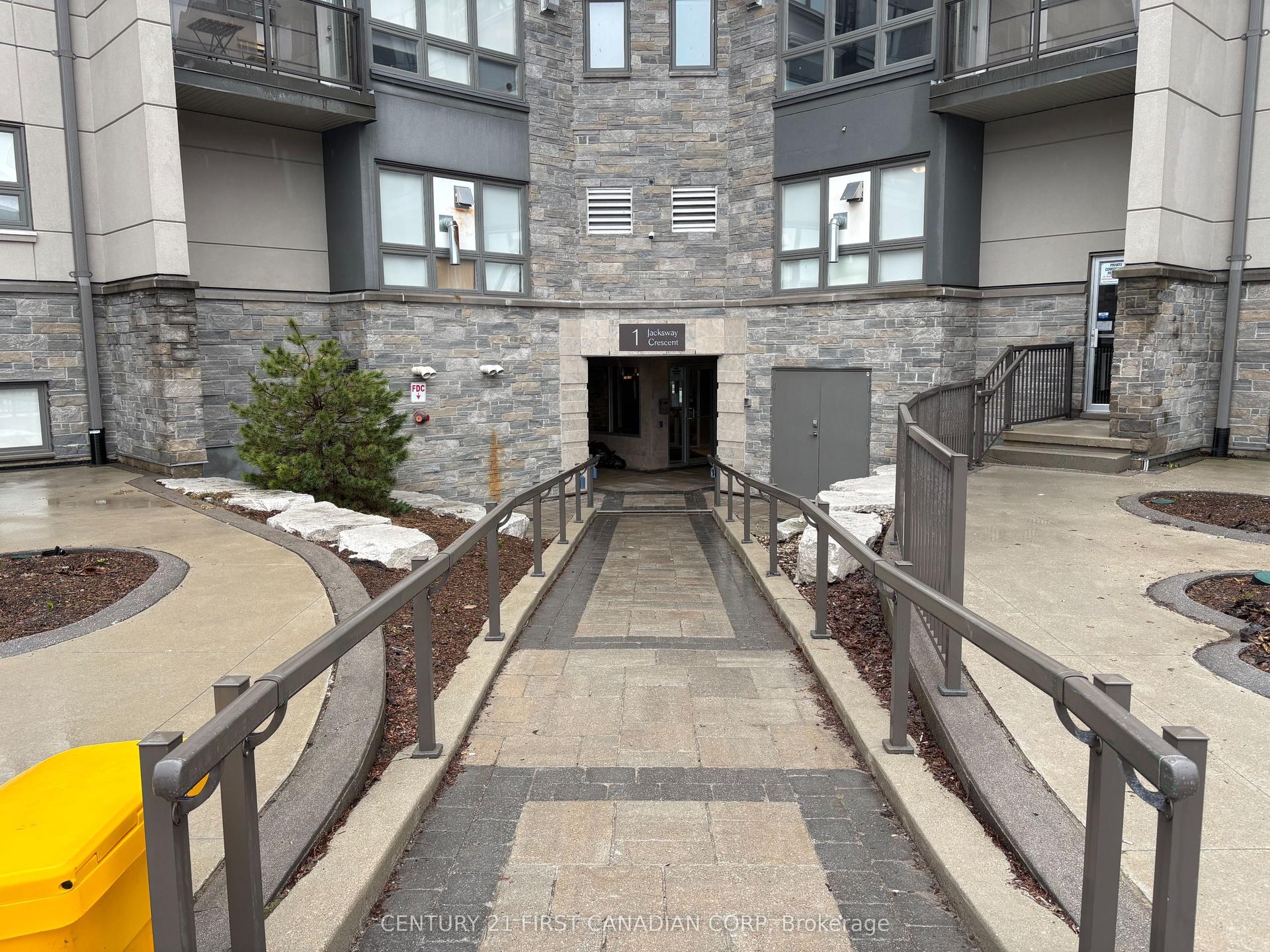 1 Jacksway Crescent 114 #114, London North — Condo for sale, photo 1