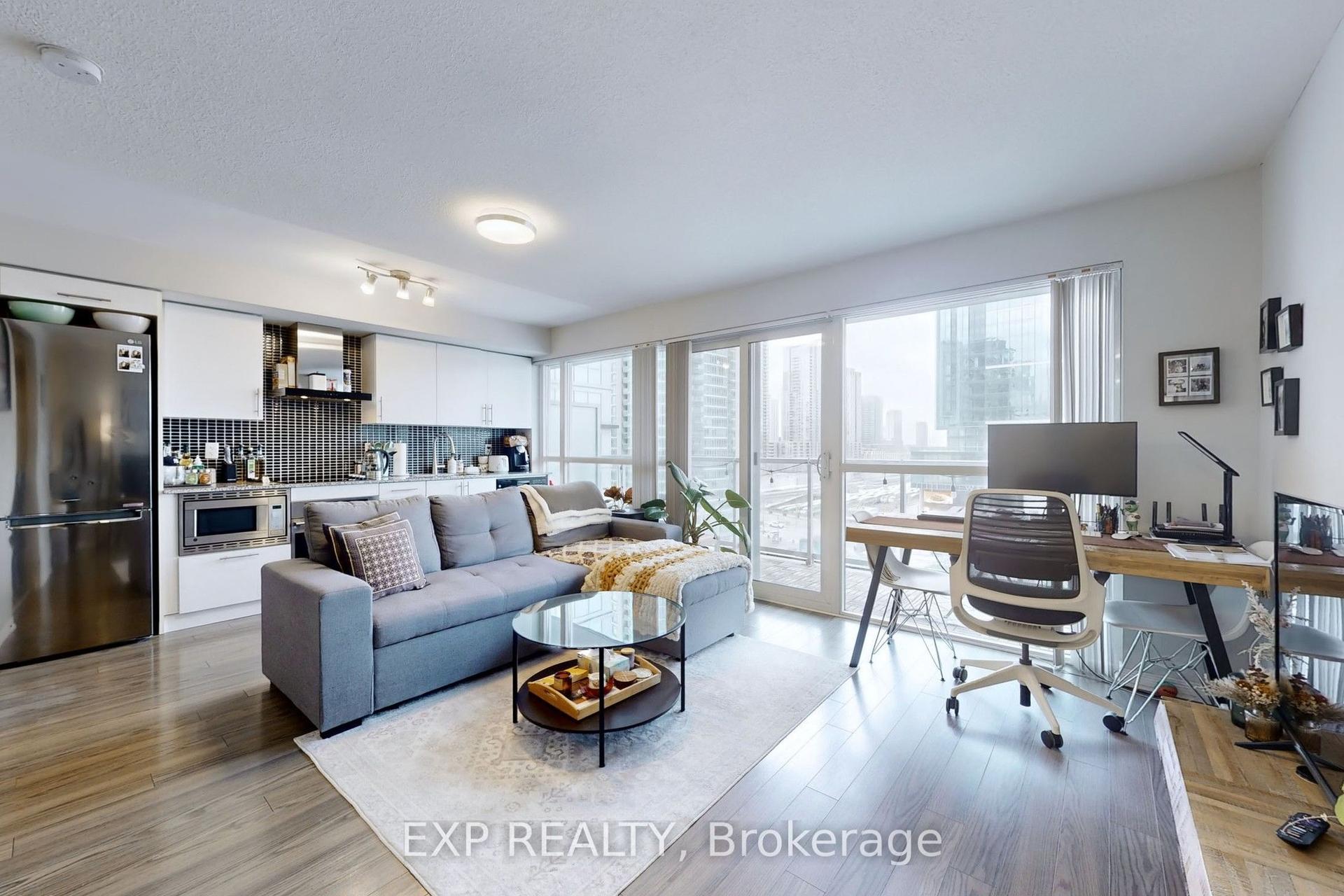 352 Front Street W 817 #817, Toronto — Condo for lease, photo 1