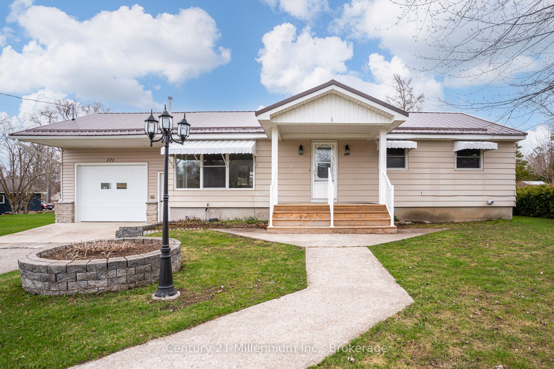 371 Hunter Street — photo 1