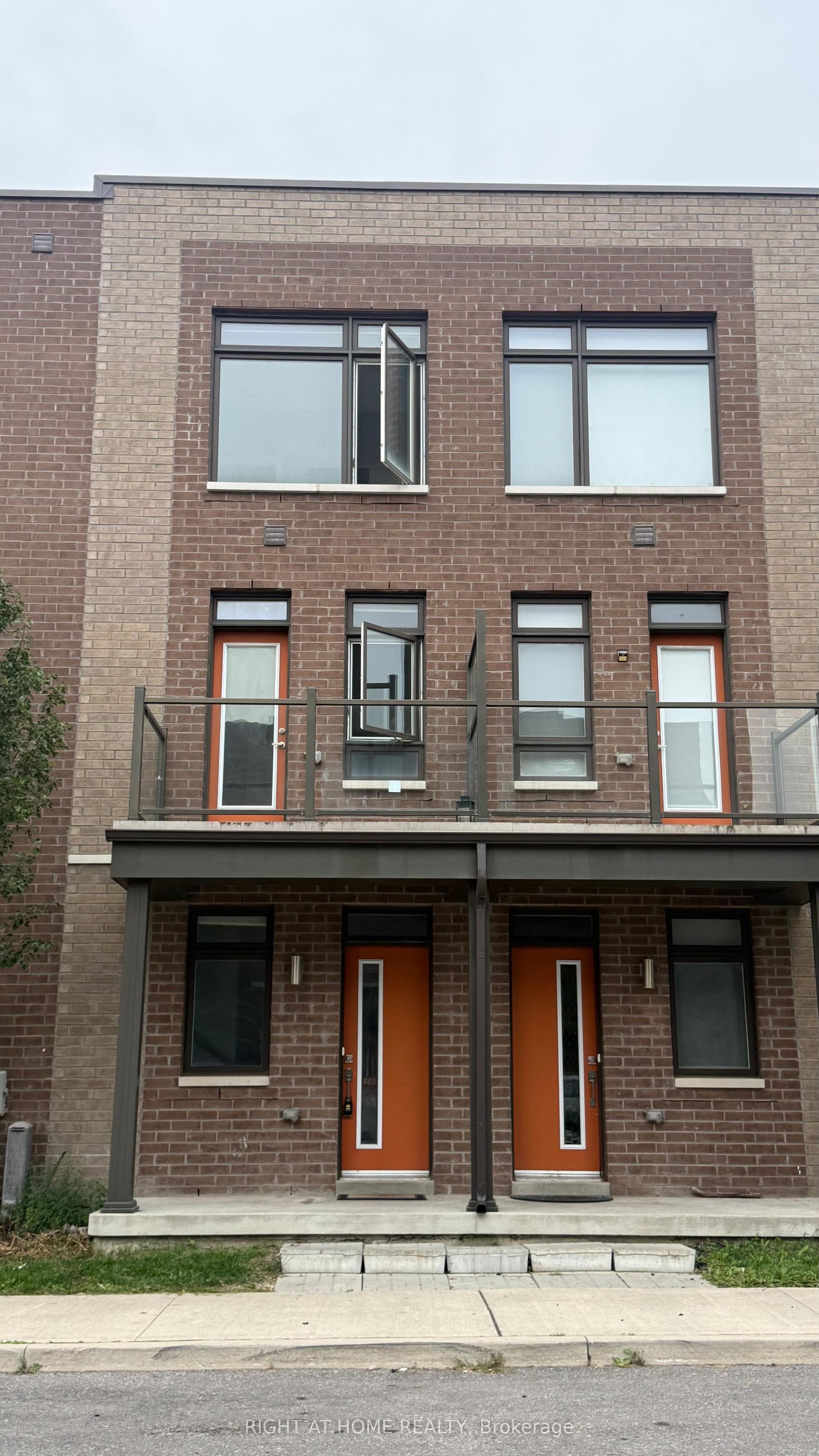 2 Lochlin Street, Vaughan — Condo Town for lease, photo 1