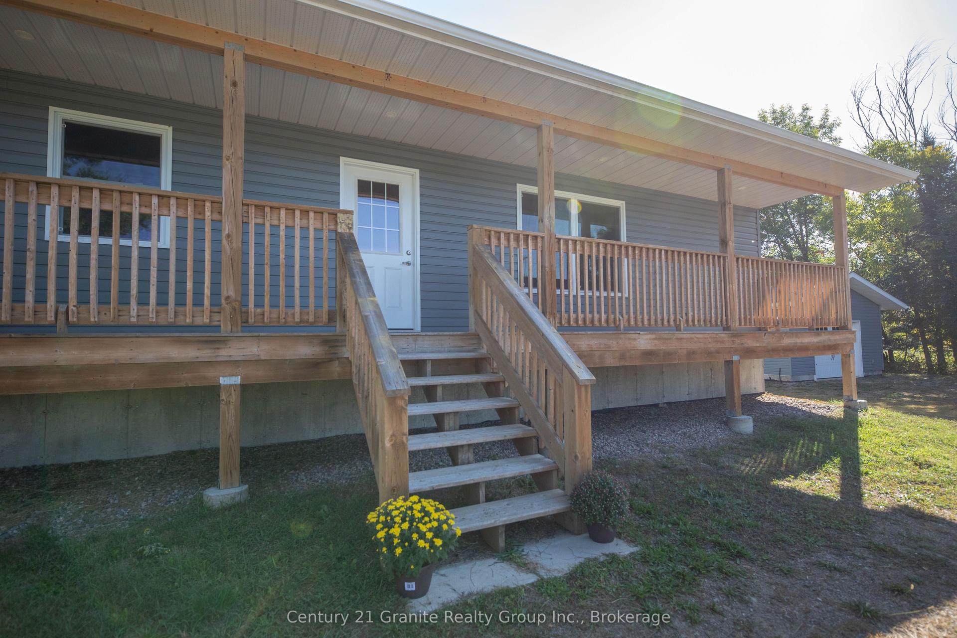 1160 Kennisis Lake Road, Dysart et al — Detached for sale, photo 1