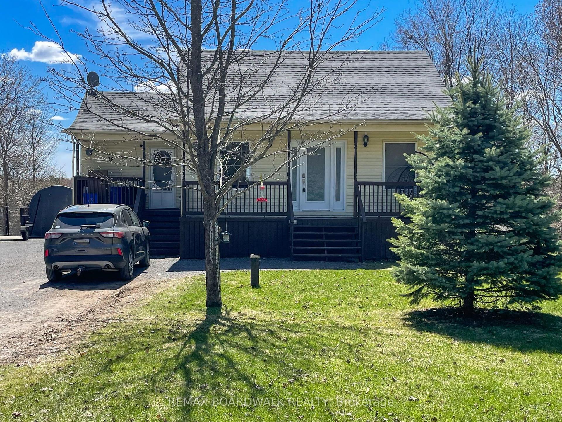 28 Jean Paul Road S — photo 1