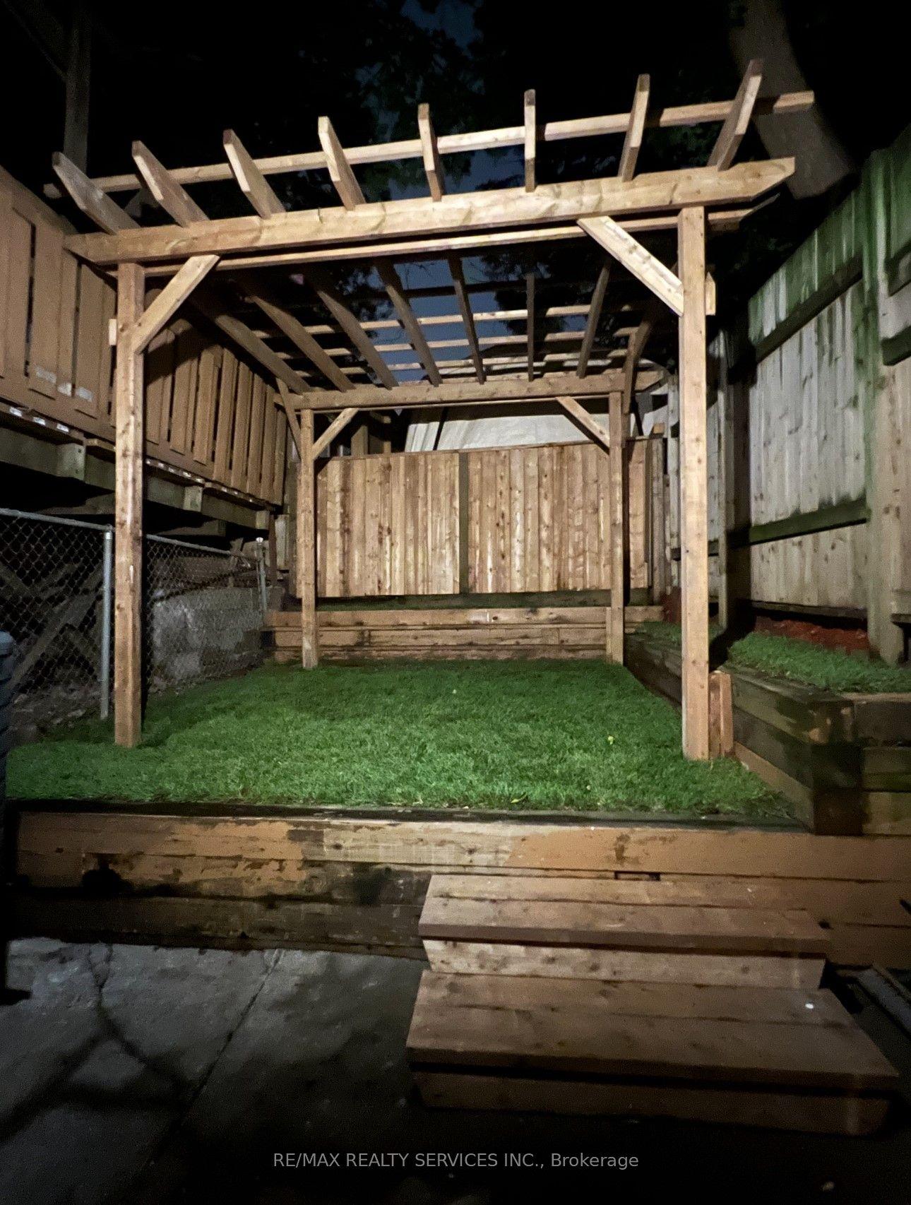 827 Craven Road — photo 1