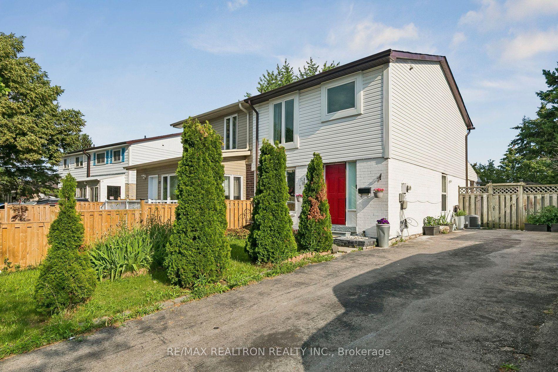 25 Whiteleas Avenue, Toronto — Semi-Detached for sale, photo 1