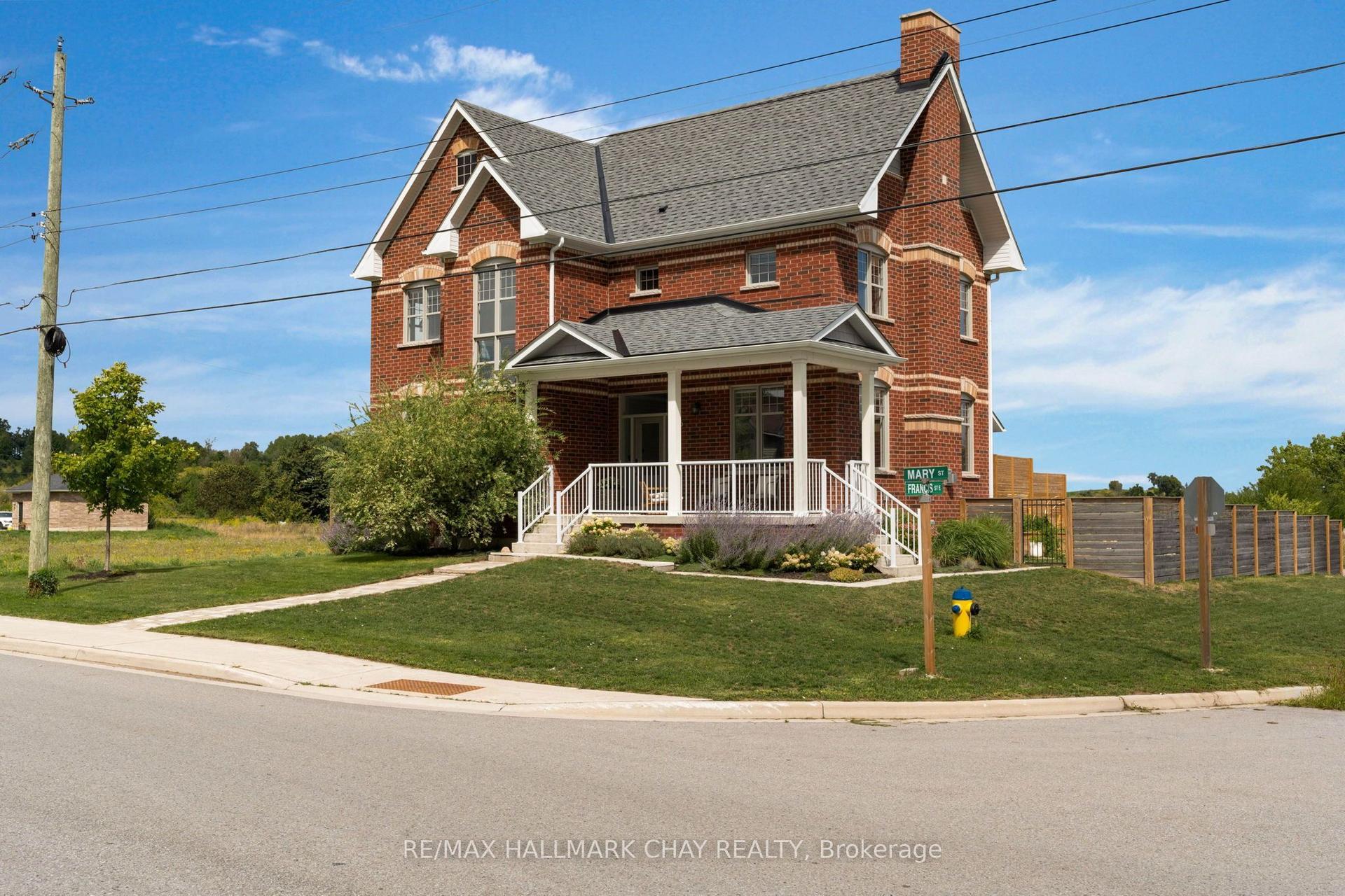46 Francis Street E, Clearview — Detached for sale, photo 1