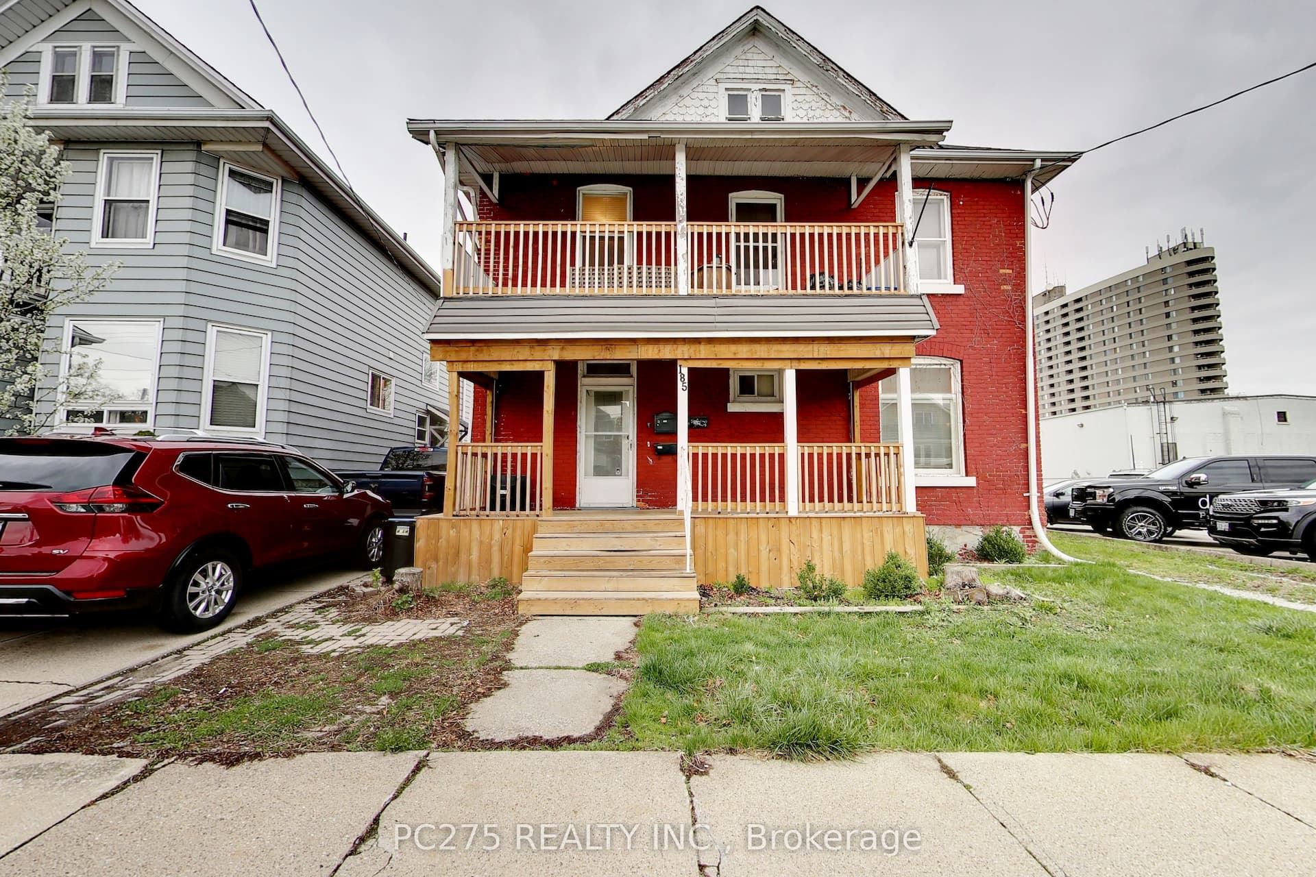 185 Brock Street N — photo 1