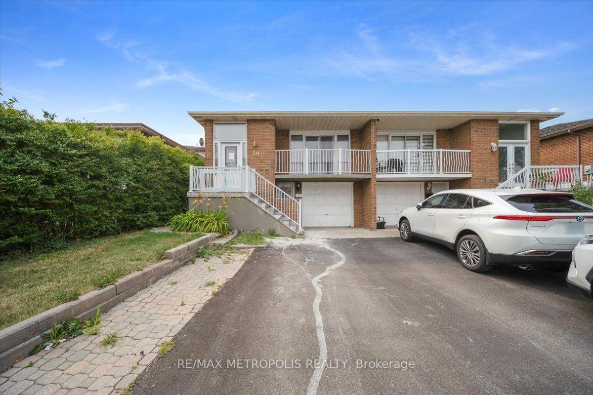 39 Jellicoe Crescent, Brampton — Semi-Detached for sale, photo 1
