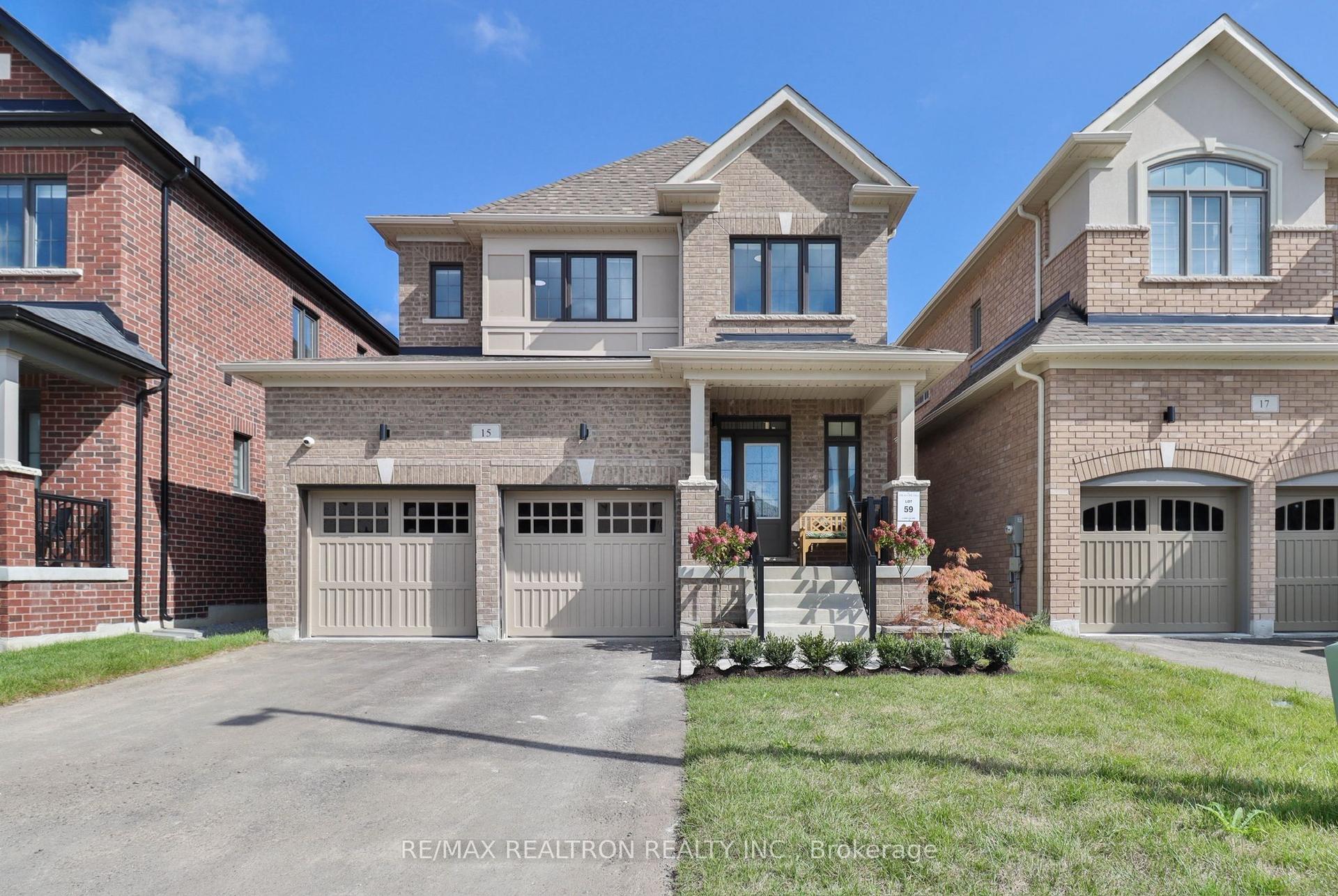 15 George Ellis Drive — photo 1