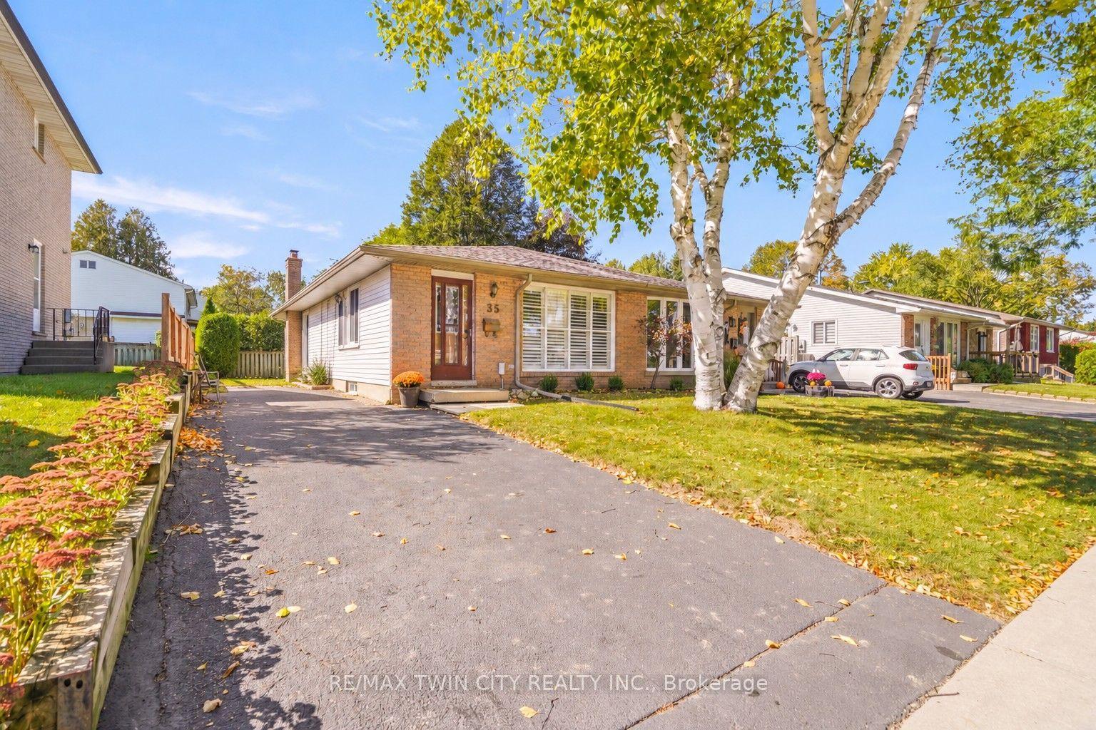 35 Ivanhoe Road, Brantford — Semi-Detached for sale, photo 1