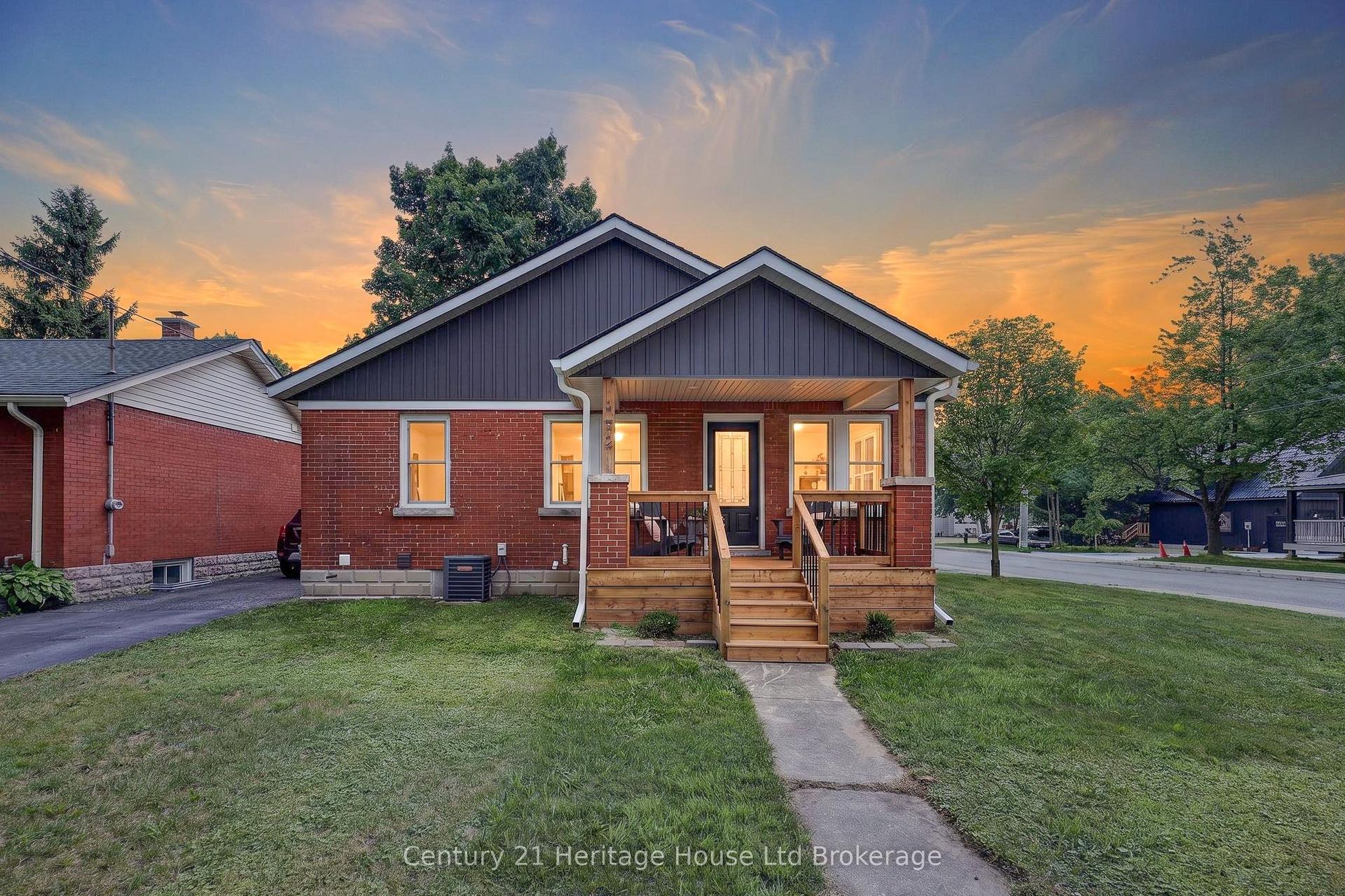 272 Wellington Street N, Woodstock — Detached for sale, photo 1