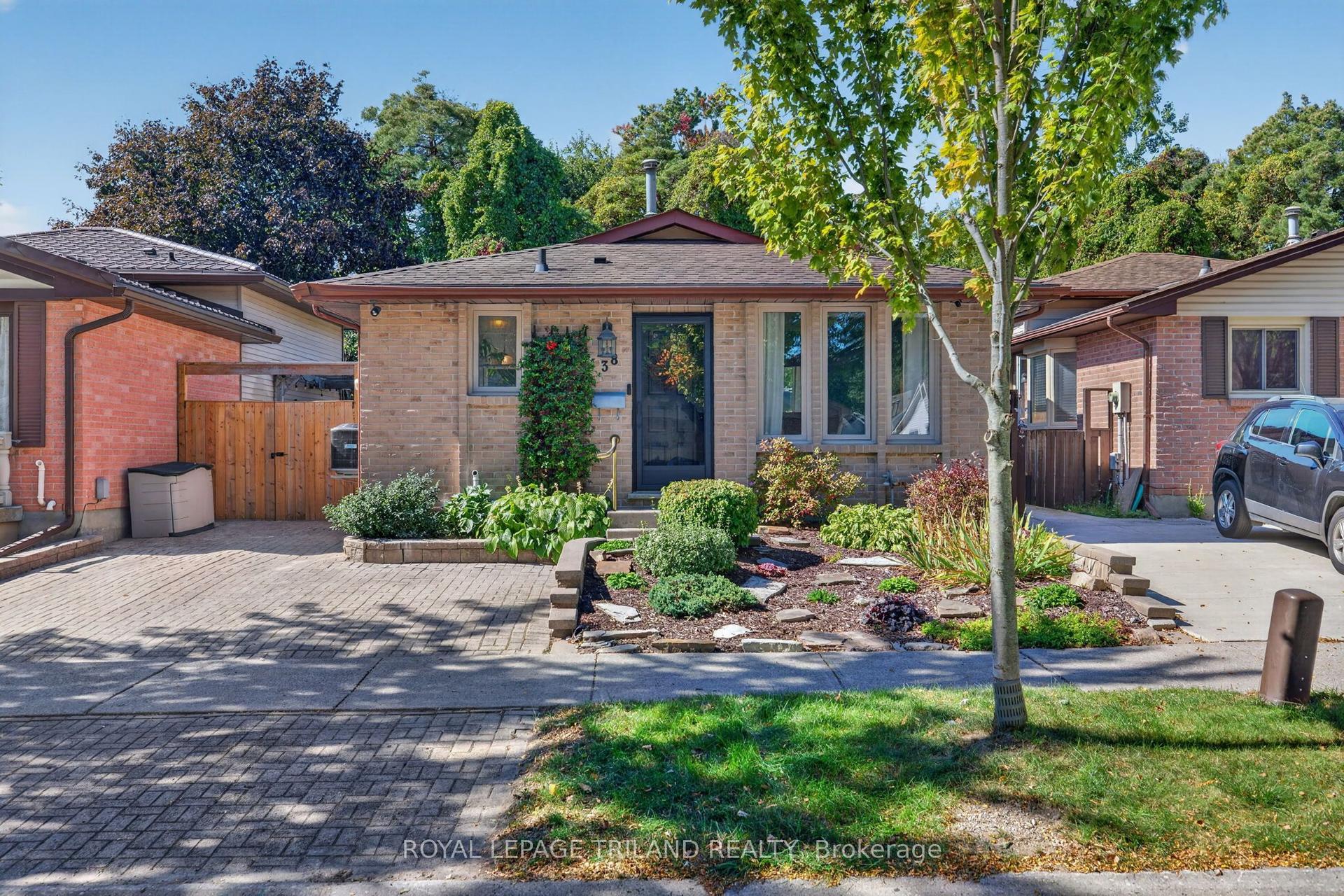 38 Caprice Crescent, London East — Detached for sale, photo 1