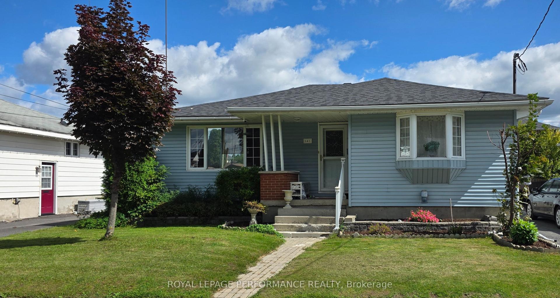 641 Burton Avenue, Cornwall — Detached for sale, photo 1