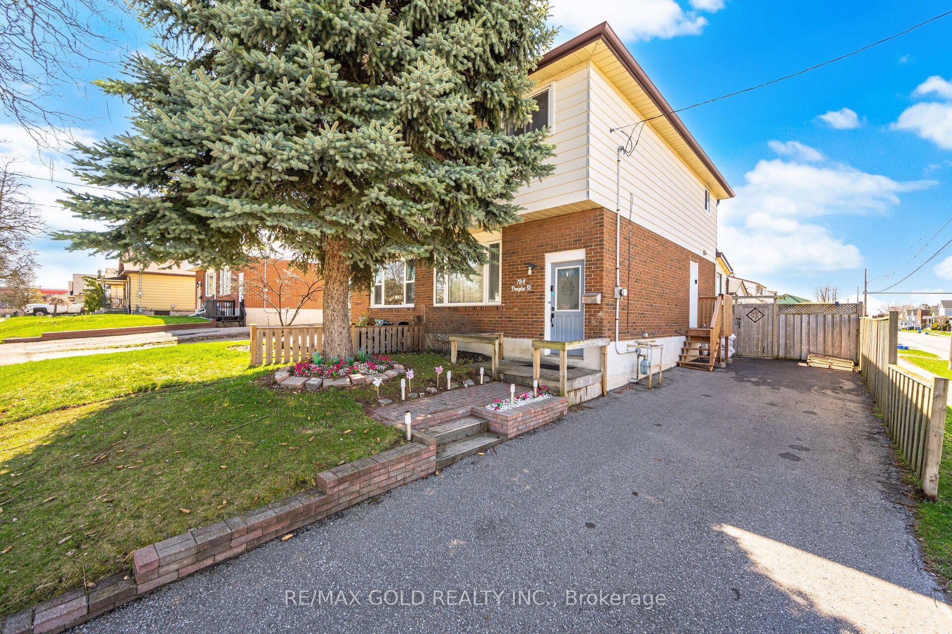 784 Douglas Street — photo 1