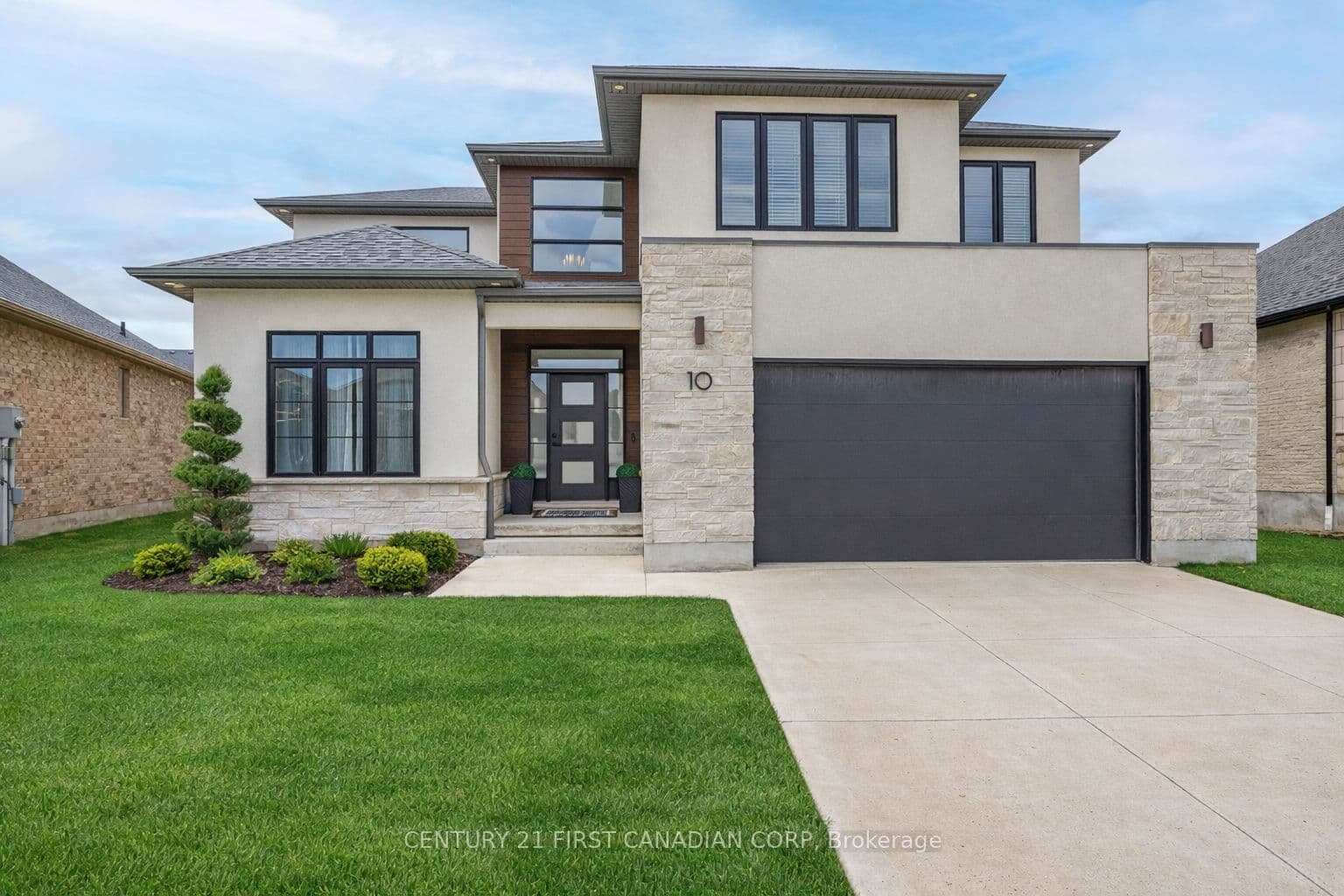 10 Beaty Lane — photo 1