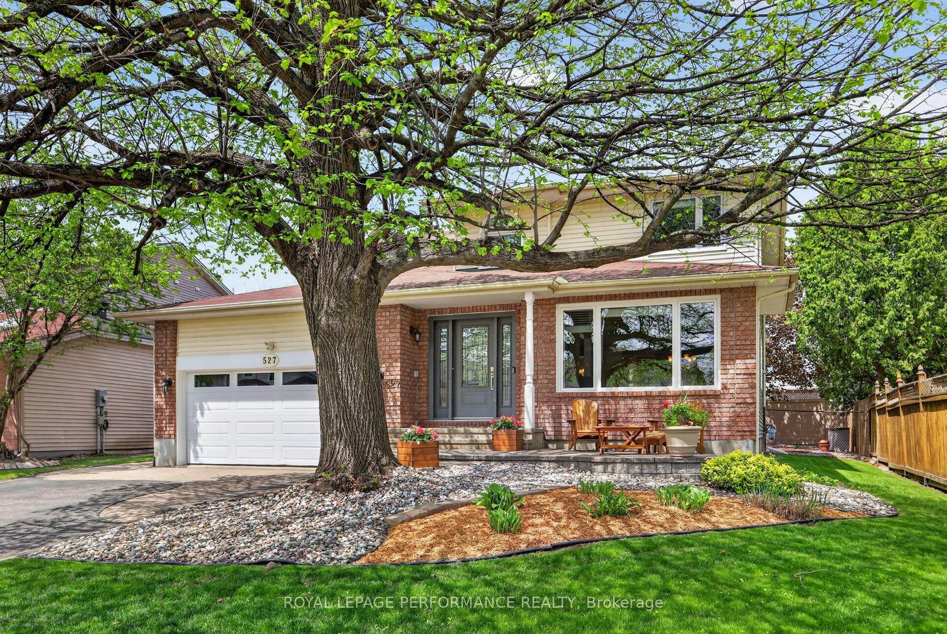 527 Princess Louise Drive — photo 1