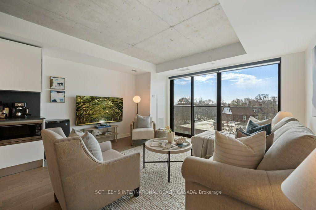 2720 Dundas Street W 323 #323 — photo 1