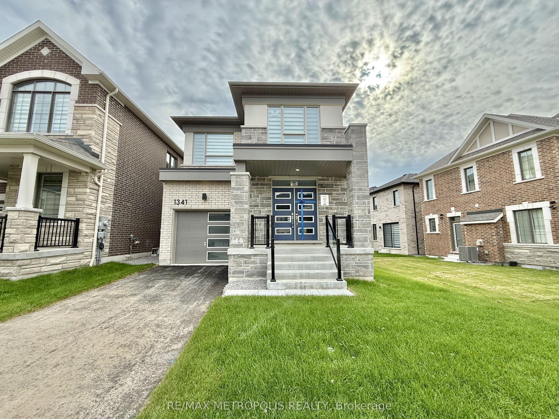 1341 Glamorgan Manor — photo 1