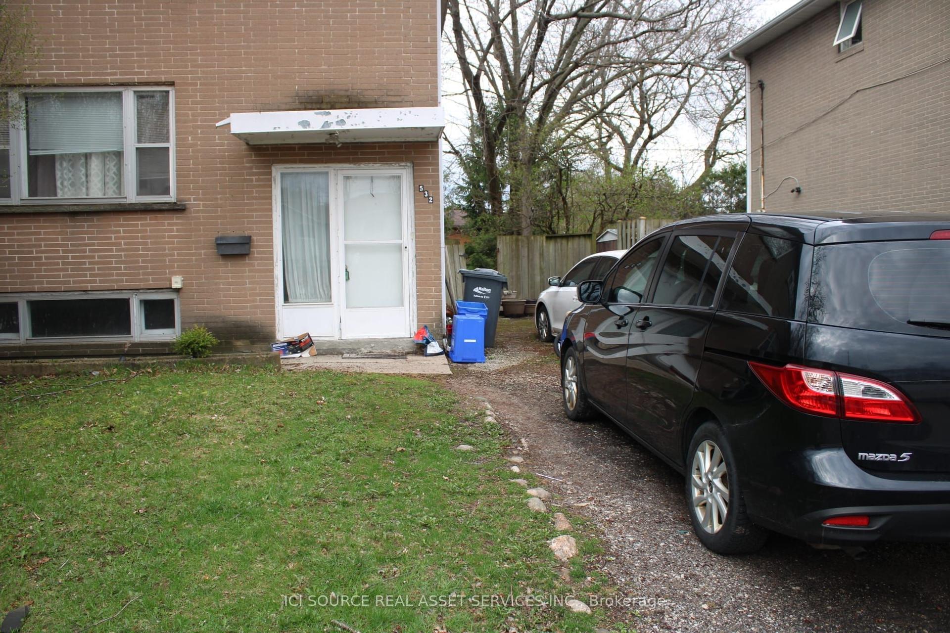 532 Appleby Line — photo 1