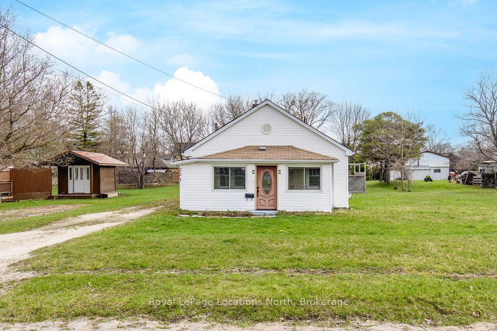 221 Spruce Street — photo 1