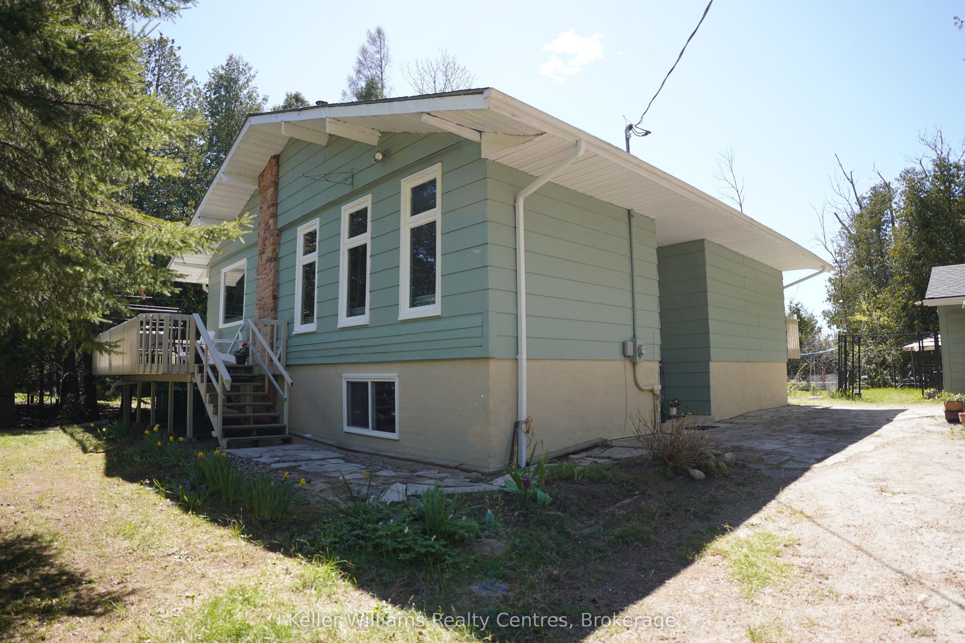 42 William Court — photo 1