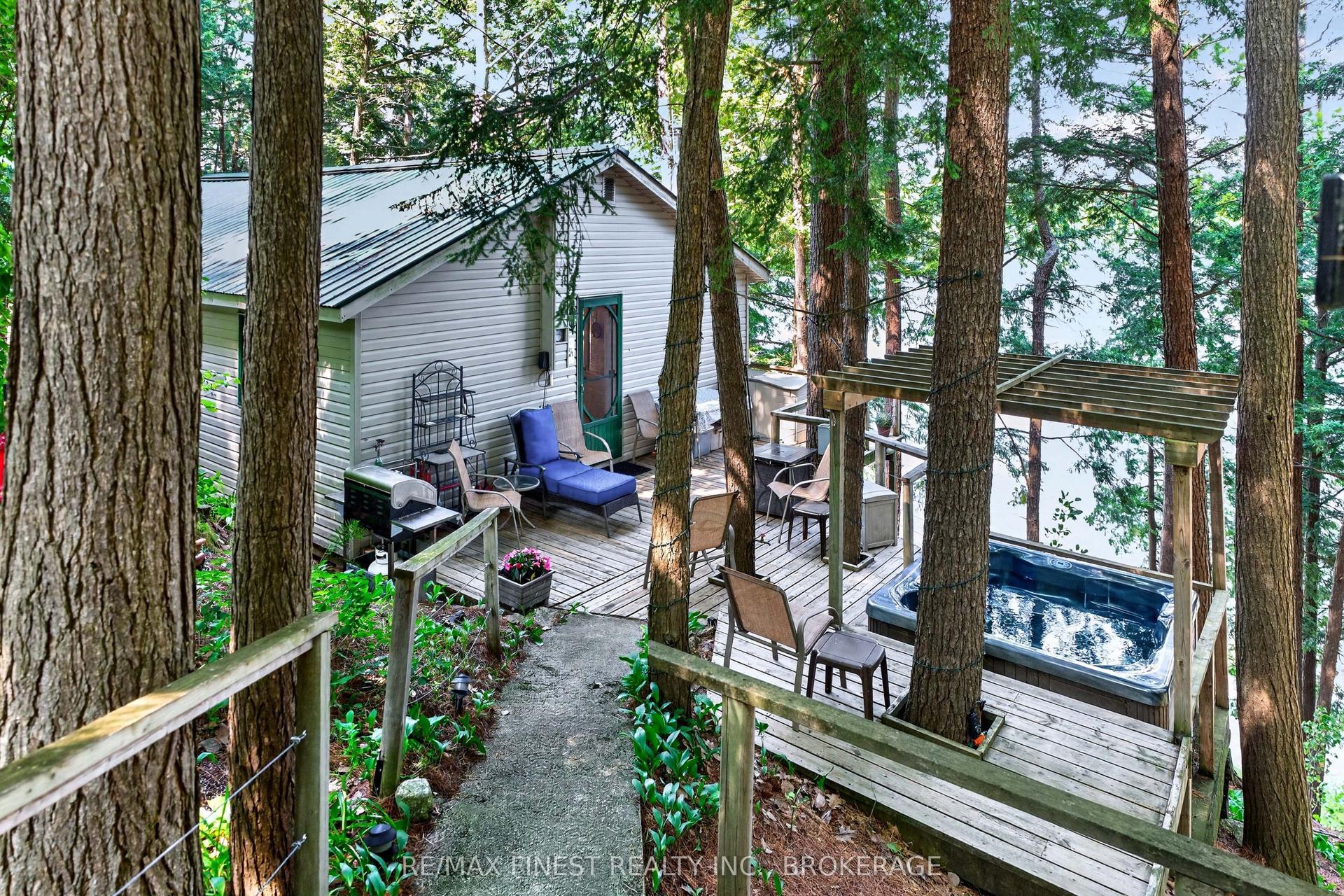 701 Davern Lane, Tay Valley — Detached for sale, photo 1