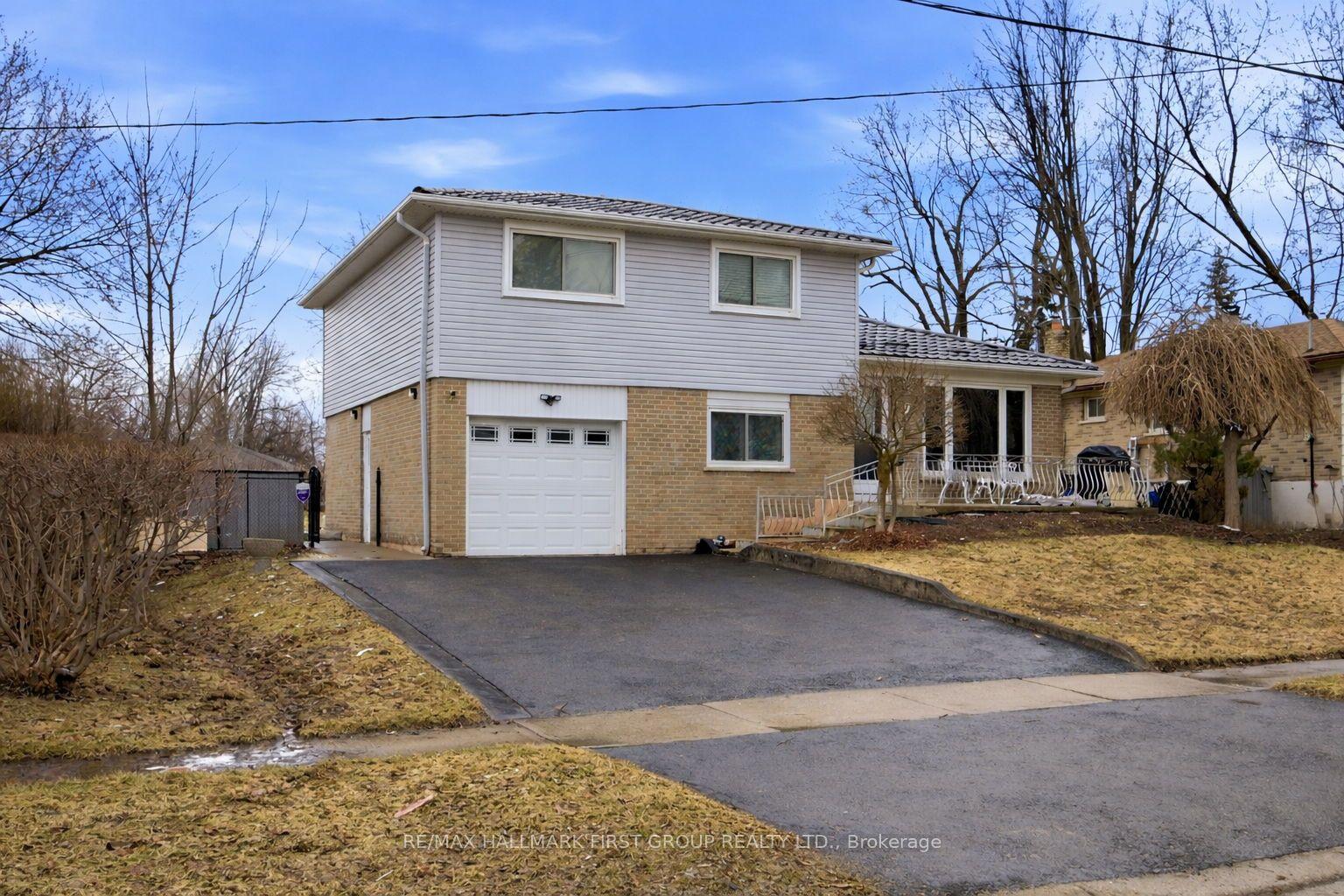 7 Dawson Crescent — photo 1
