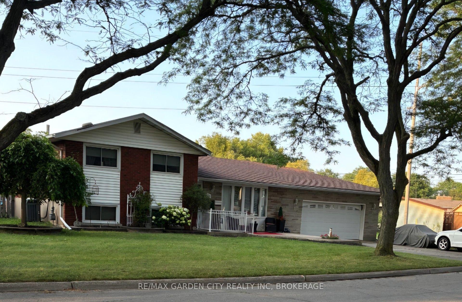8842 Roosevelt Street, Niagara Falls — Detached for sale, photo 1