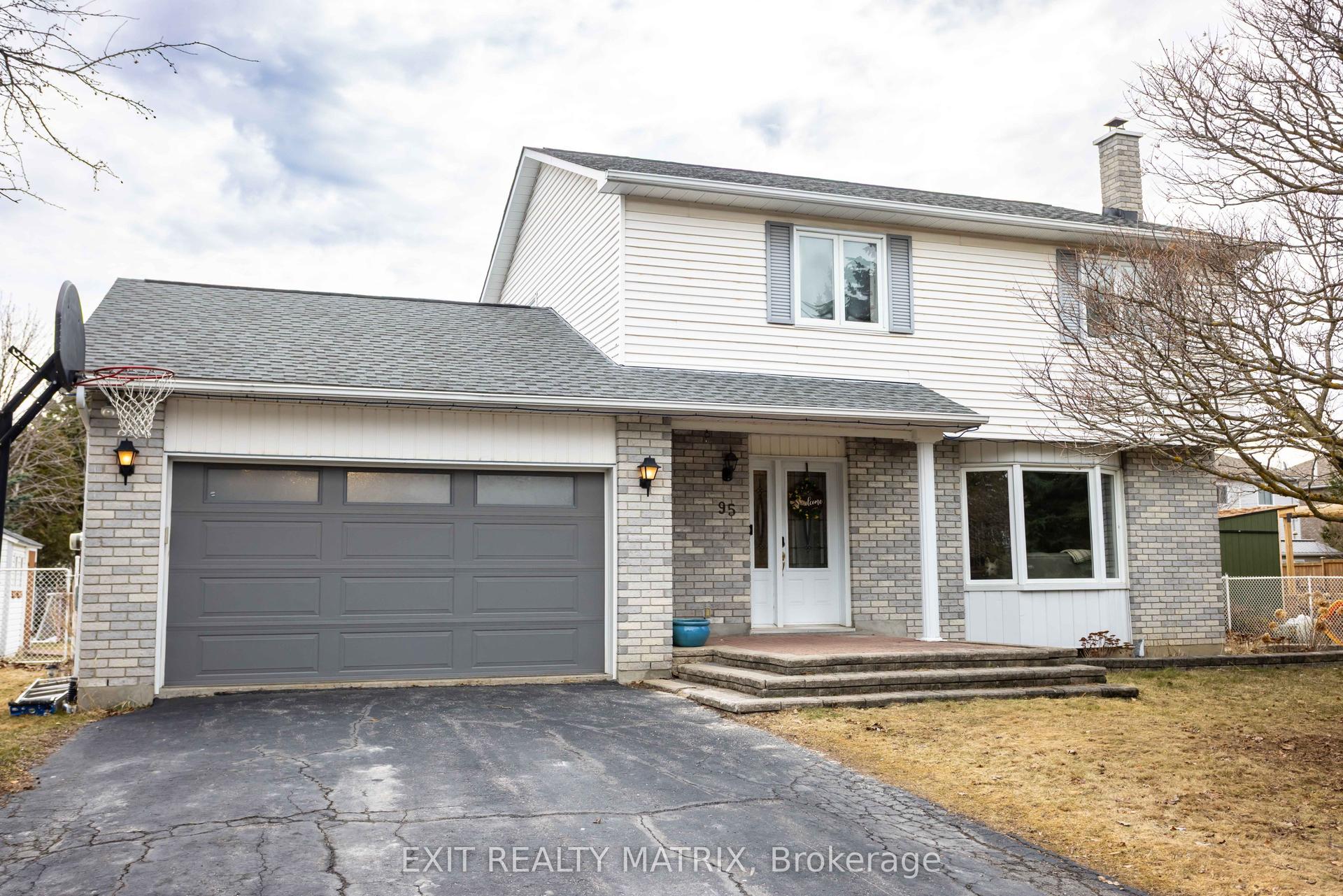 95 Castlebeau Street — photo 1