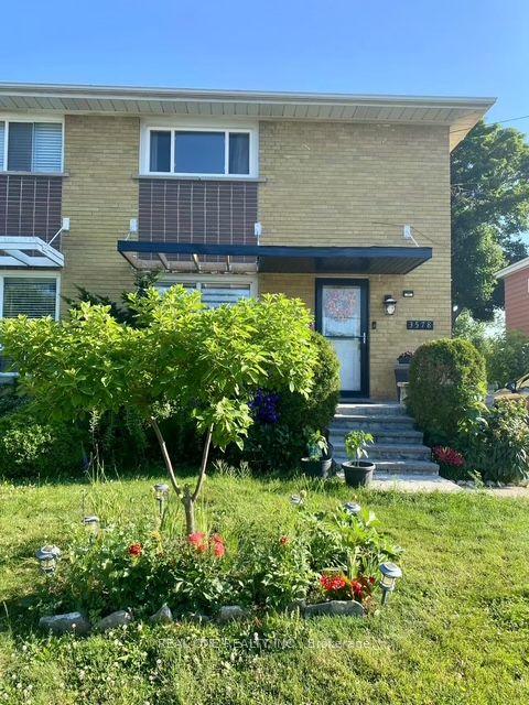 3578 Queenston Drive — photo 1