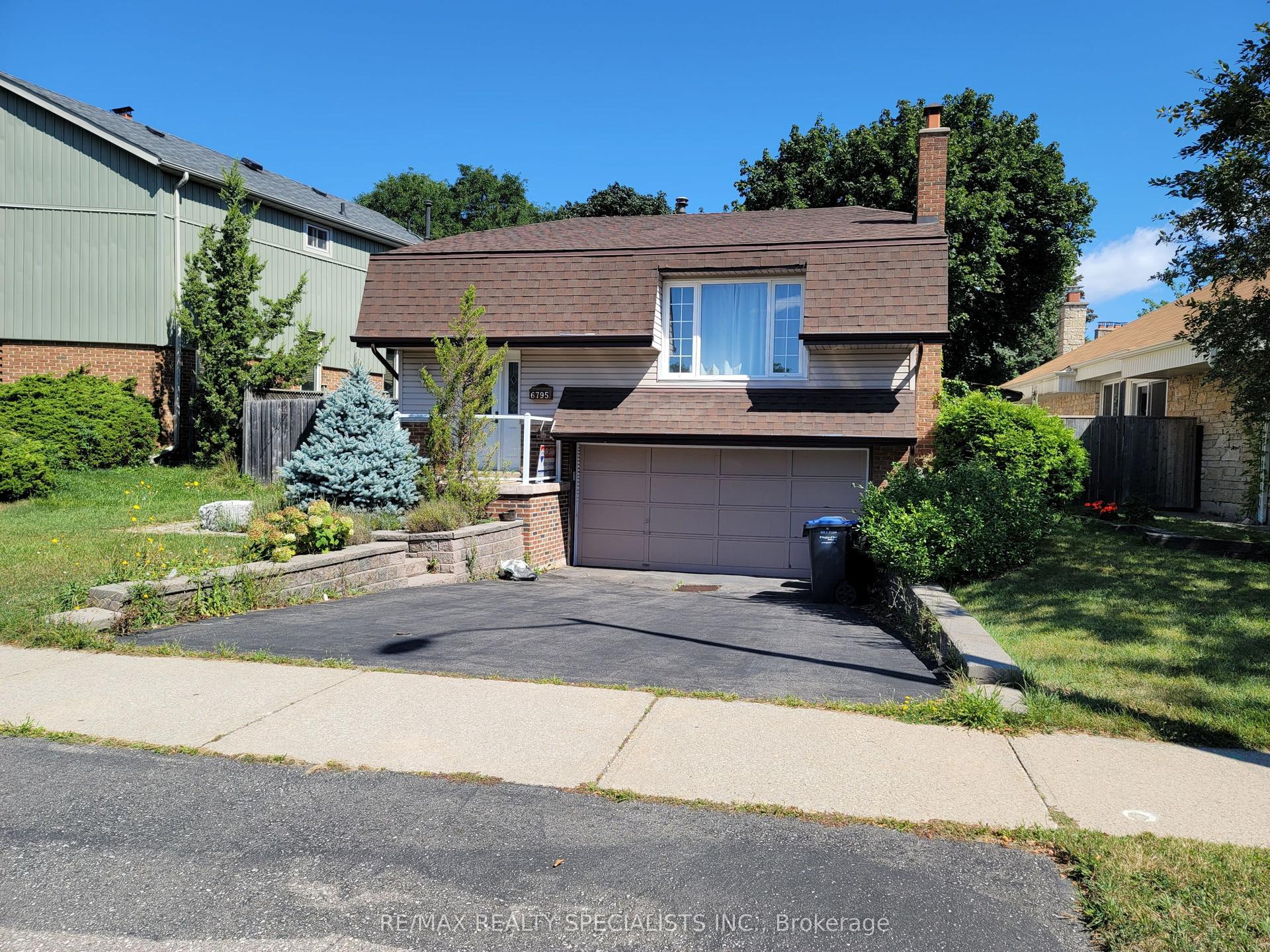 6795 Shelter Bay Road, Mississauga — Detached for lease, photo 1