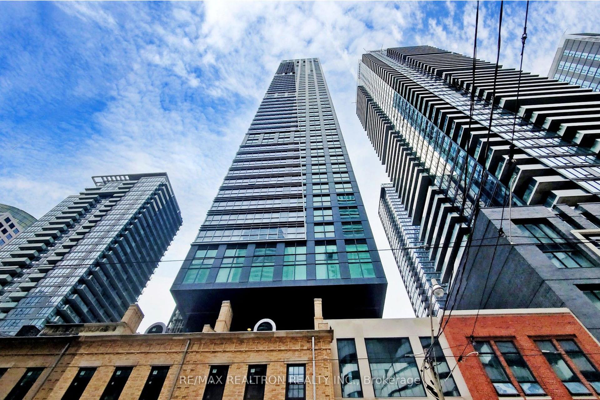 327 King Street W 4105 #4105, Toronto — Condo for sale, photo 1