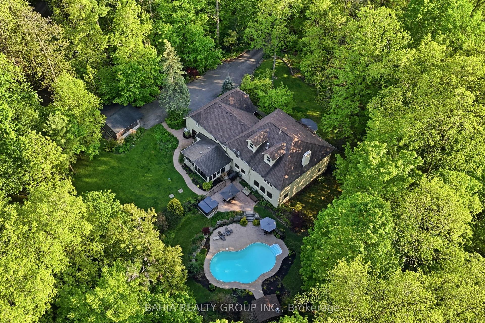8663 Wood Close — photo 1