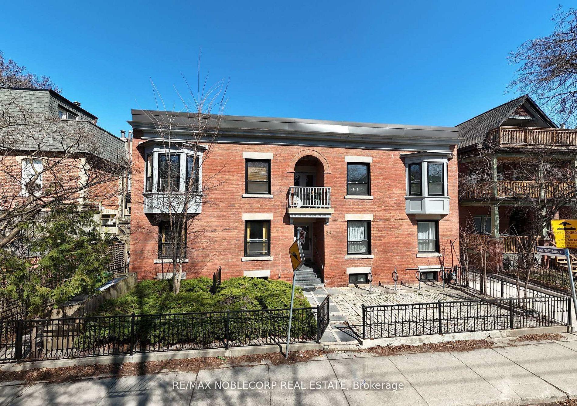 34 Winchester Street, Toronto — Multiplex for sale, photo 1
