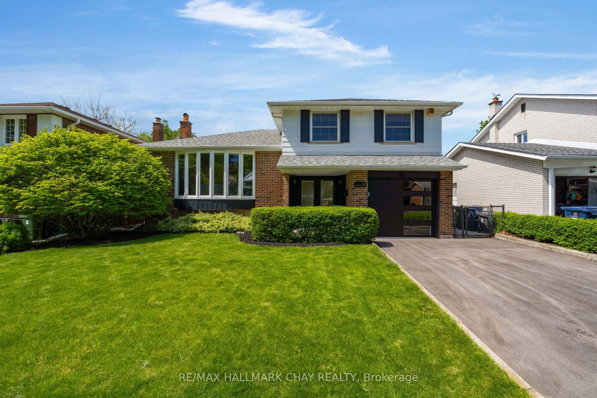 15 Crossbow Crescent — photo 1
