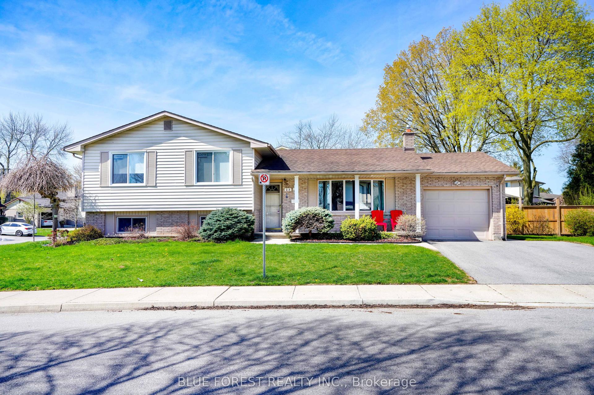 23 Fox Mill Crescent — photo 1