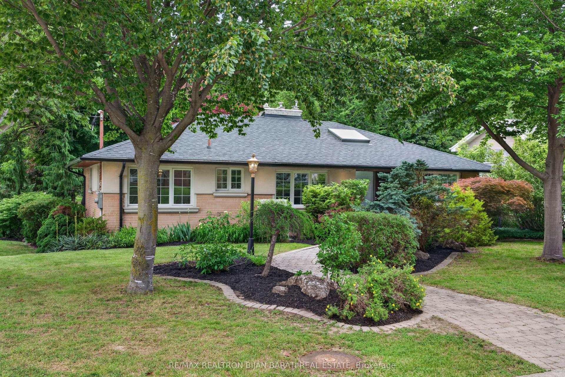 53 Sumner Heights Drive, Toronto — Detached for sale, photo 1