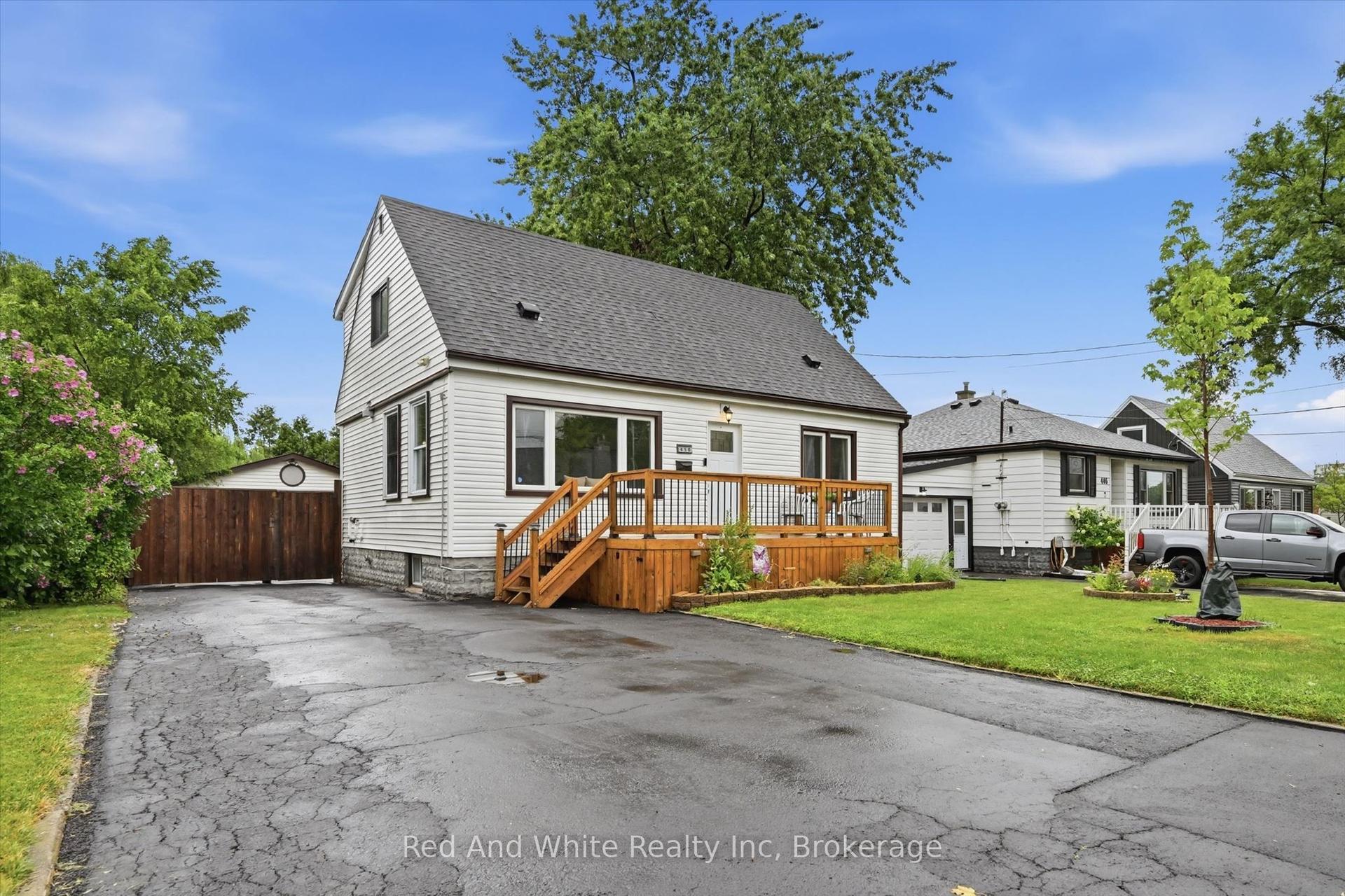 450 East 42nd Street, Hamilton — Detached for sale, photo 1