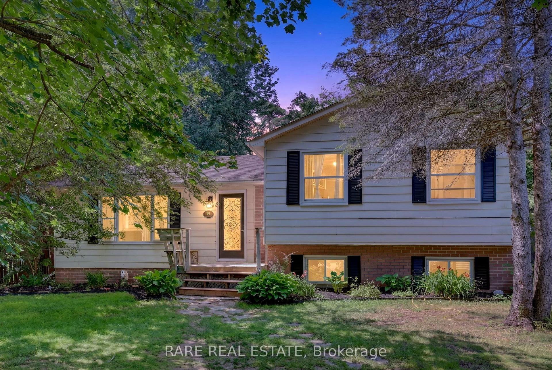 14 Pineway Court, Clearview — Detached for sale, photo 1