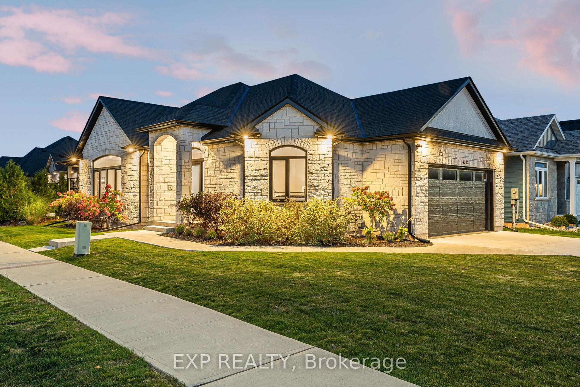 4242 Village Creek Drive — photo 1