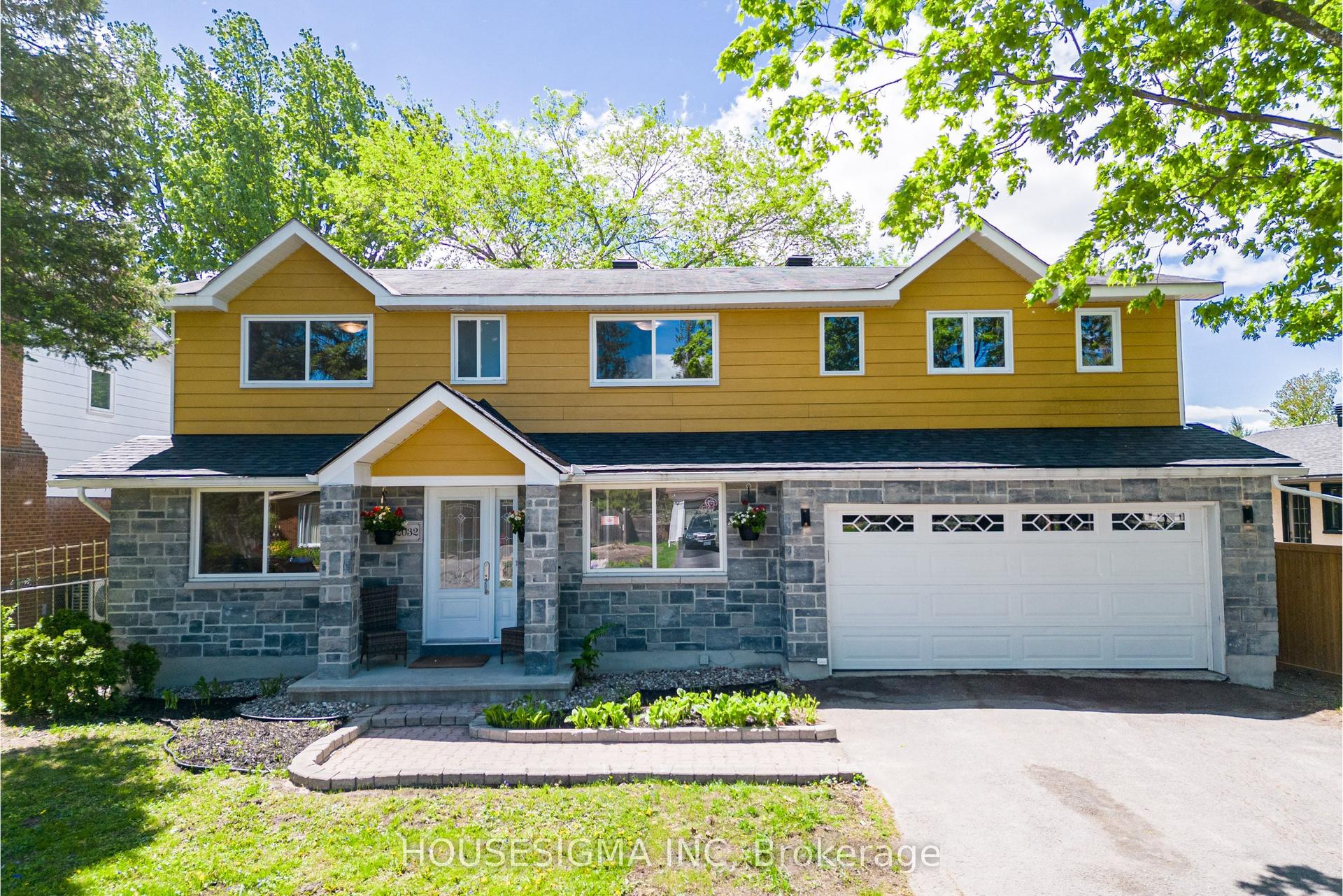 2032 Kings Grove Crescent — photo 1