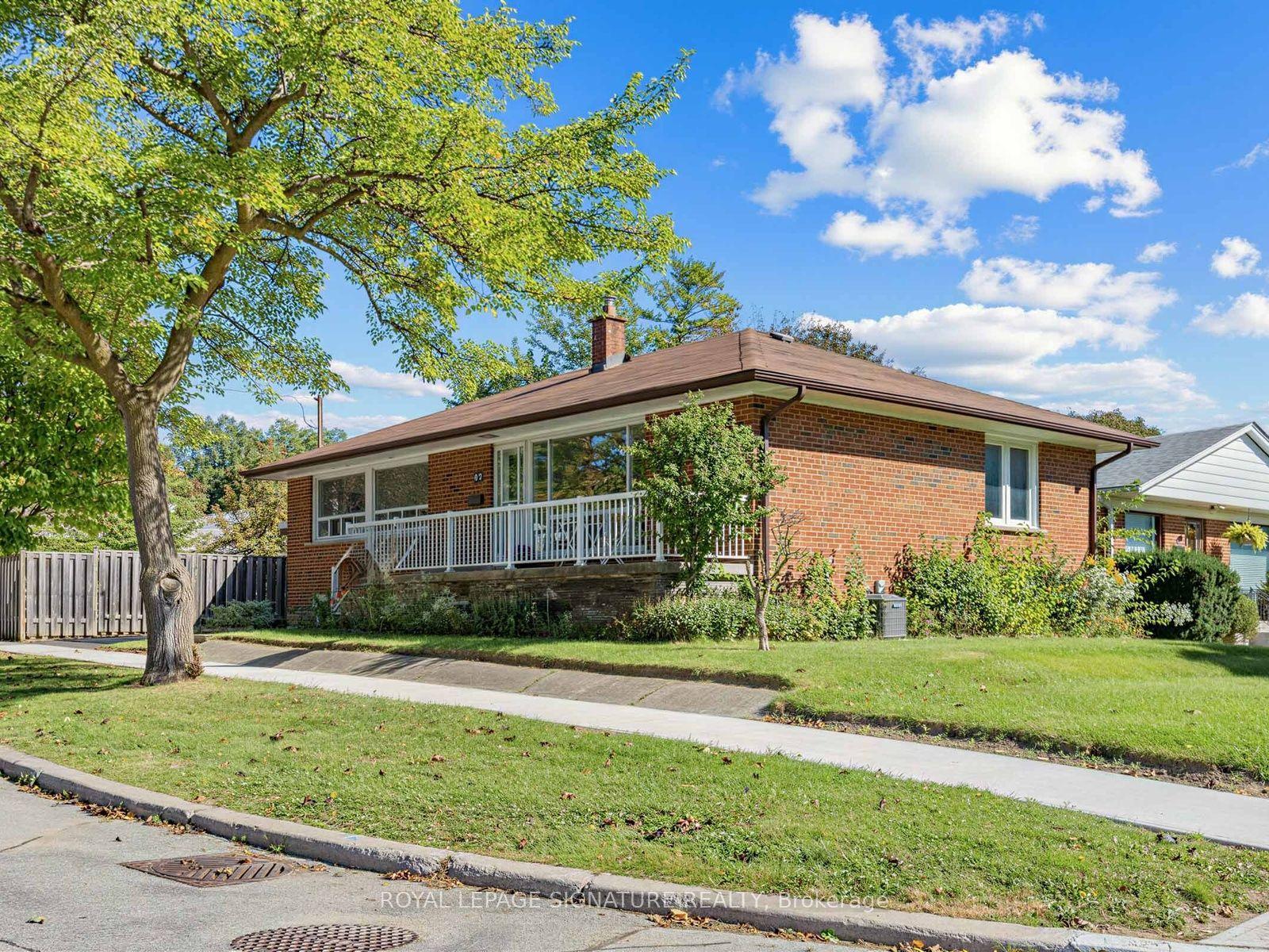 47 Beacon Road, Toronto — Detached for sale, photo 1