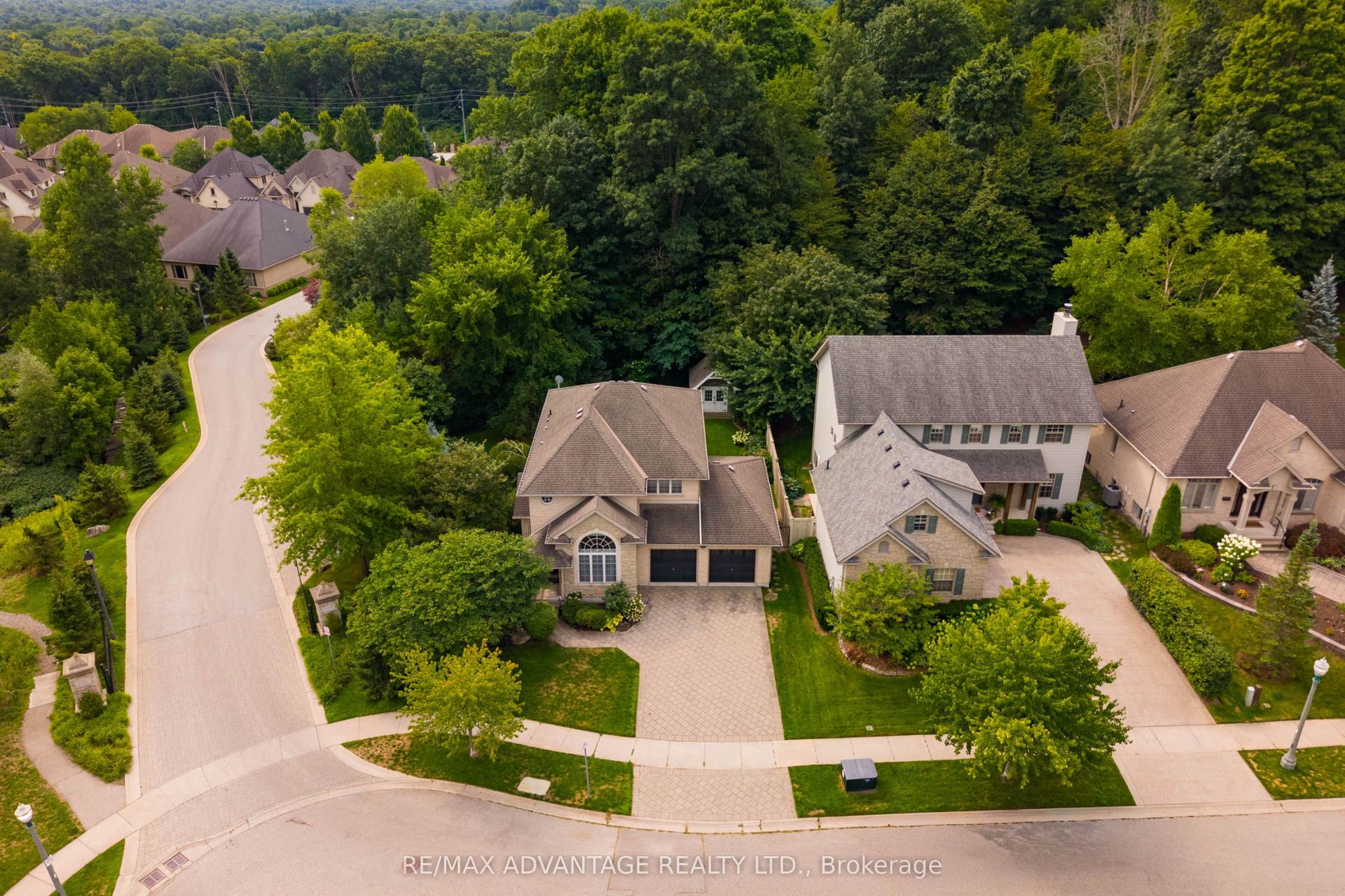 1519 Shore Road, London South — Detached for sale, photo 1