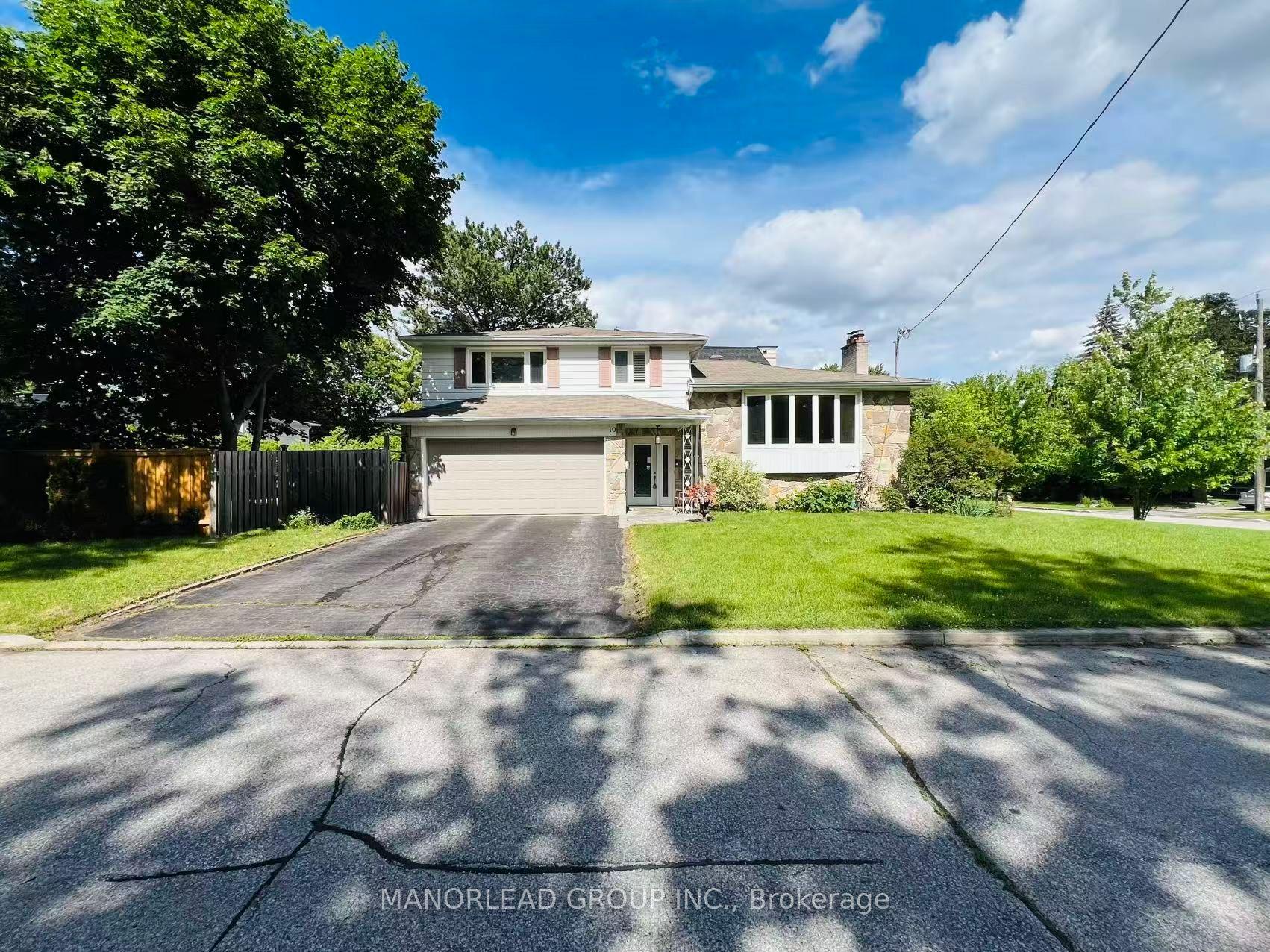 10 Greenyards Drive — photo 1