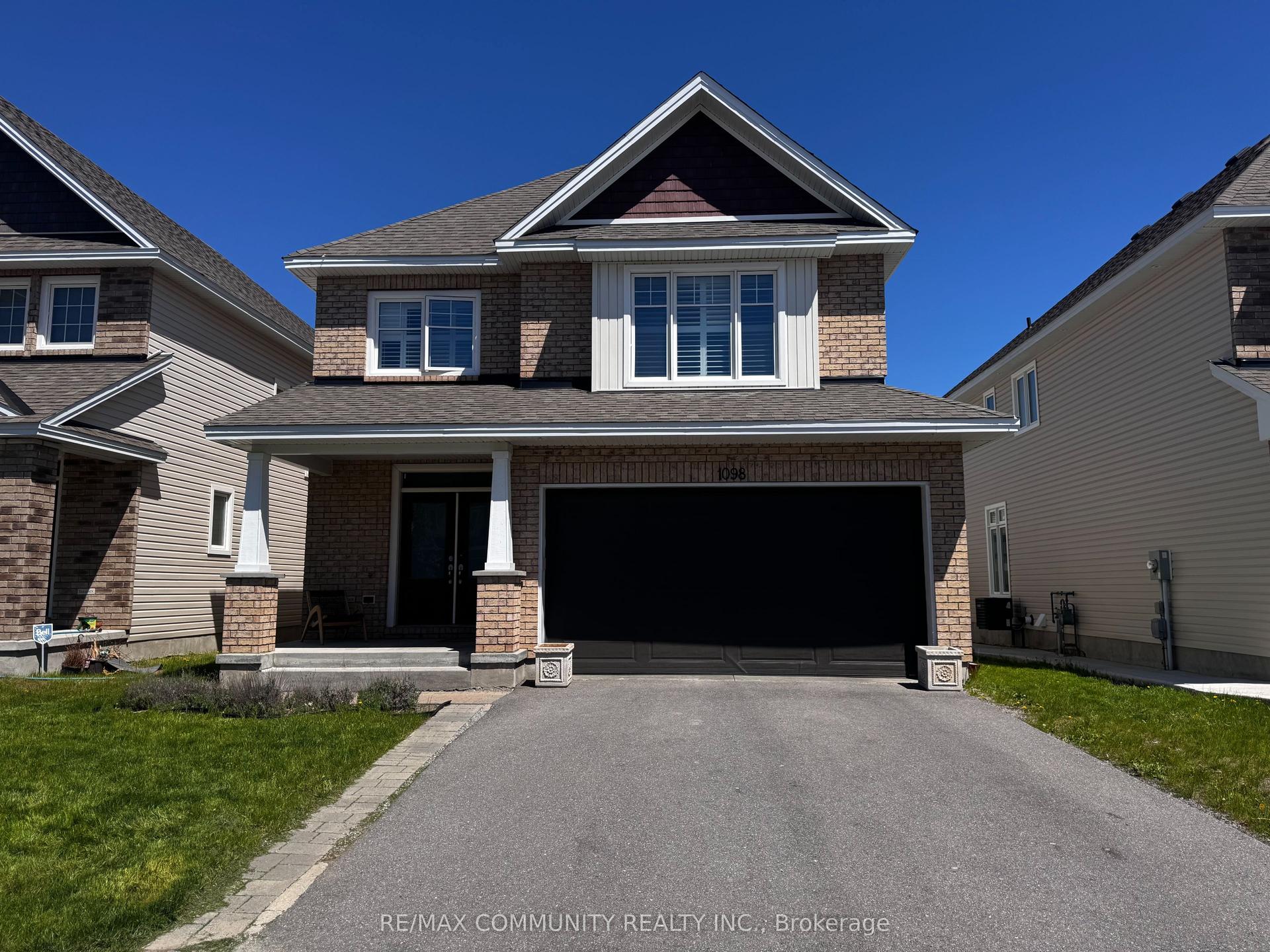 1098 Woodhaven Drive — photo 1