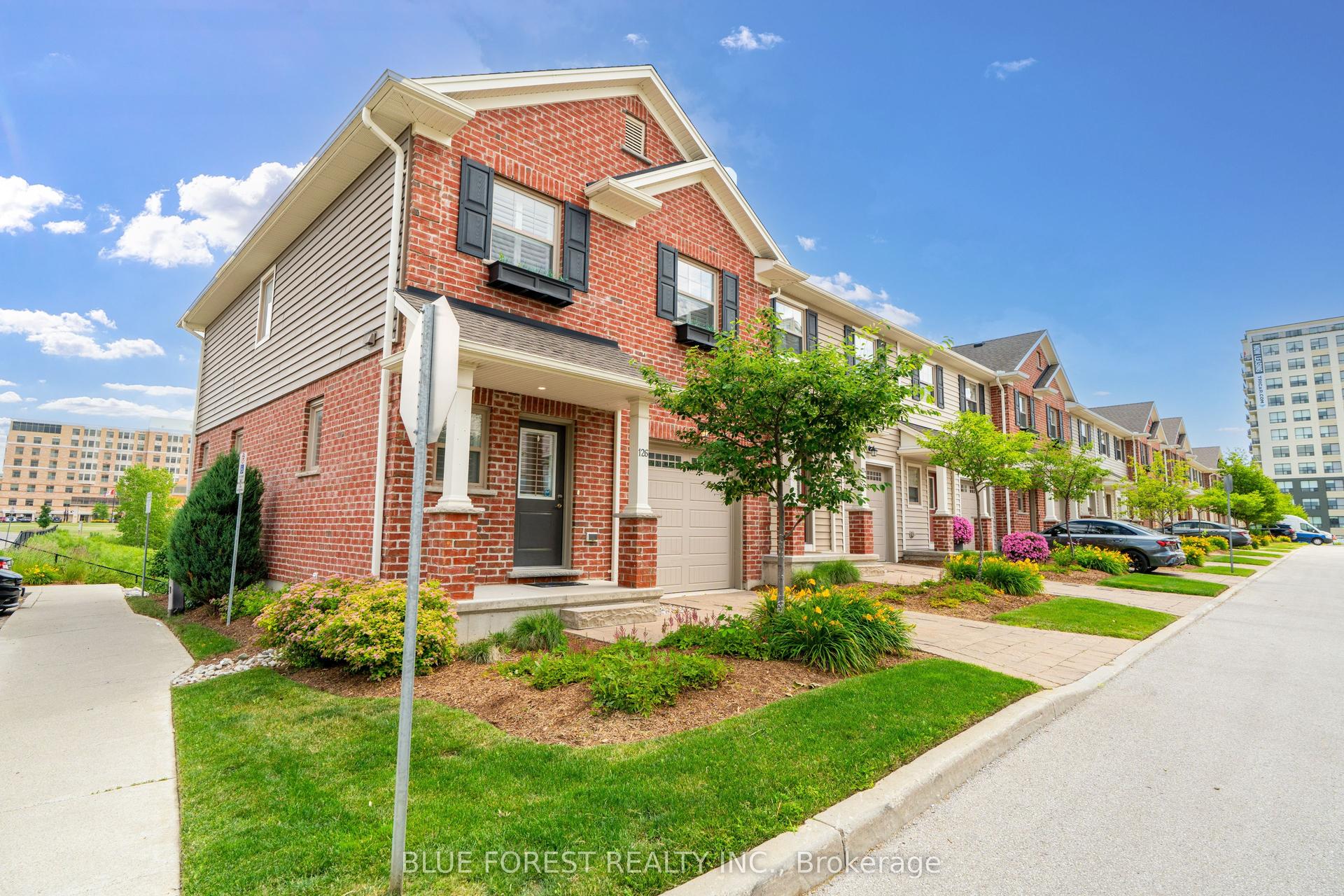 3025 Singleton Avenue 126 #126, London South — Condo Town for sale, photo 1